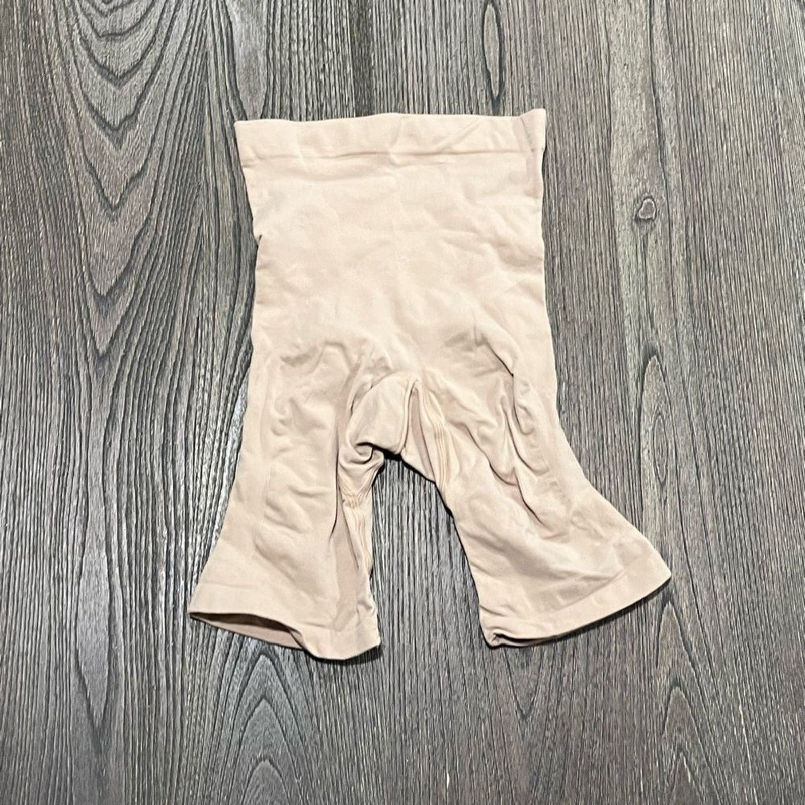 SKIMS NWOT Skims Seamless Sculpt Mid Thigh Short Nude L/XL Size ONE SIZE - 1 Thumbnail