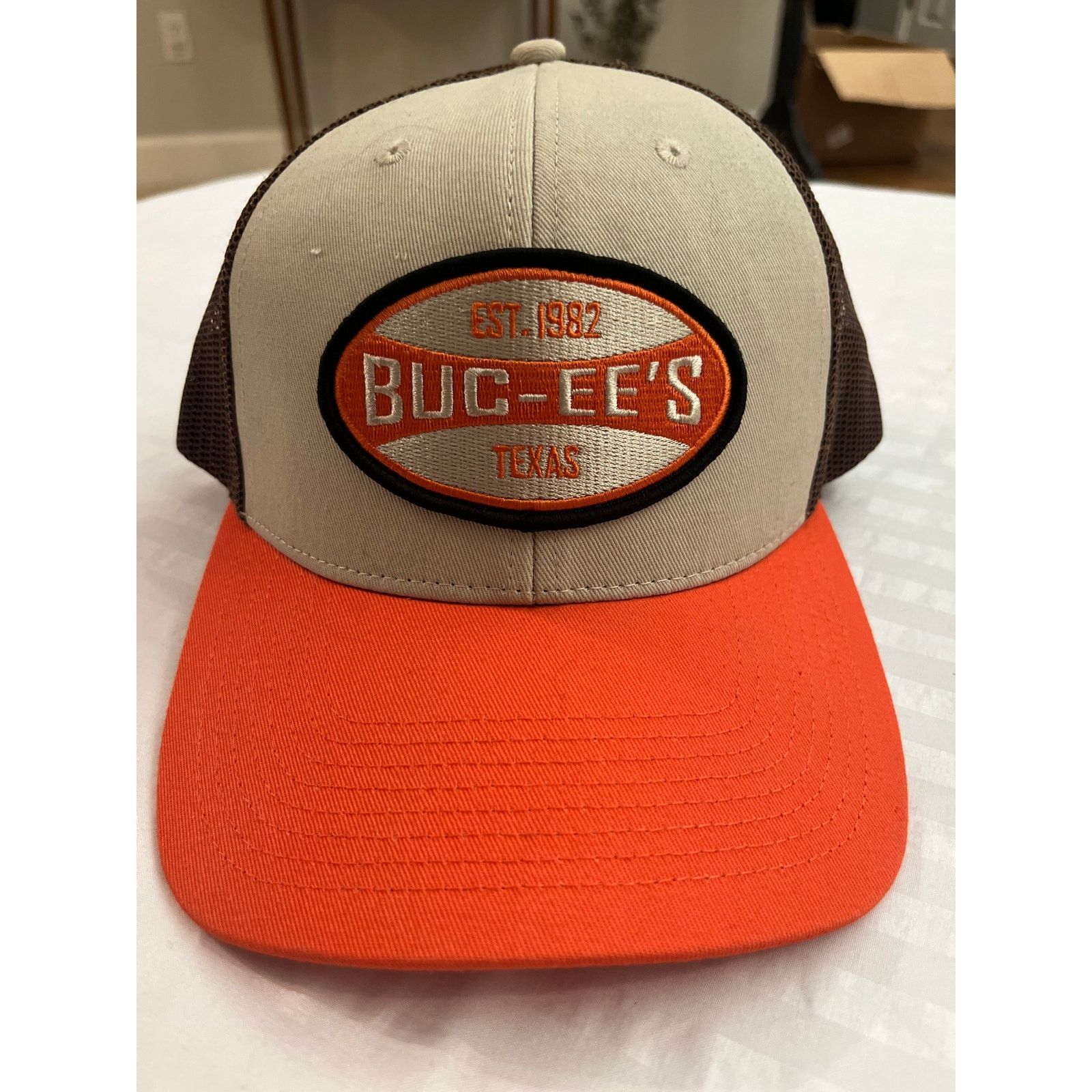 Vintage Buc-ee's "Est. 1982" Texas Trucker Snapback Hat Size ONE SIZE - 1 Thumbnail