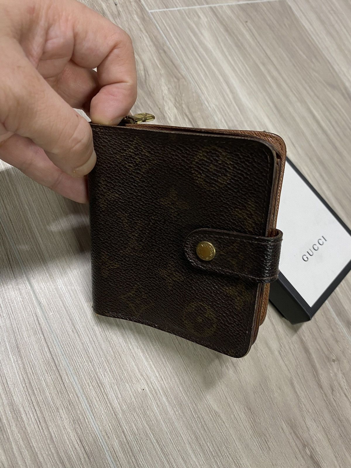 Louis Vuitton Louis Vuitton Brown Monogram Leather Wallet Preowned Y2K Size ONE SIZE - 3 Thumbnail