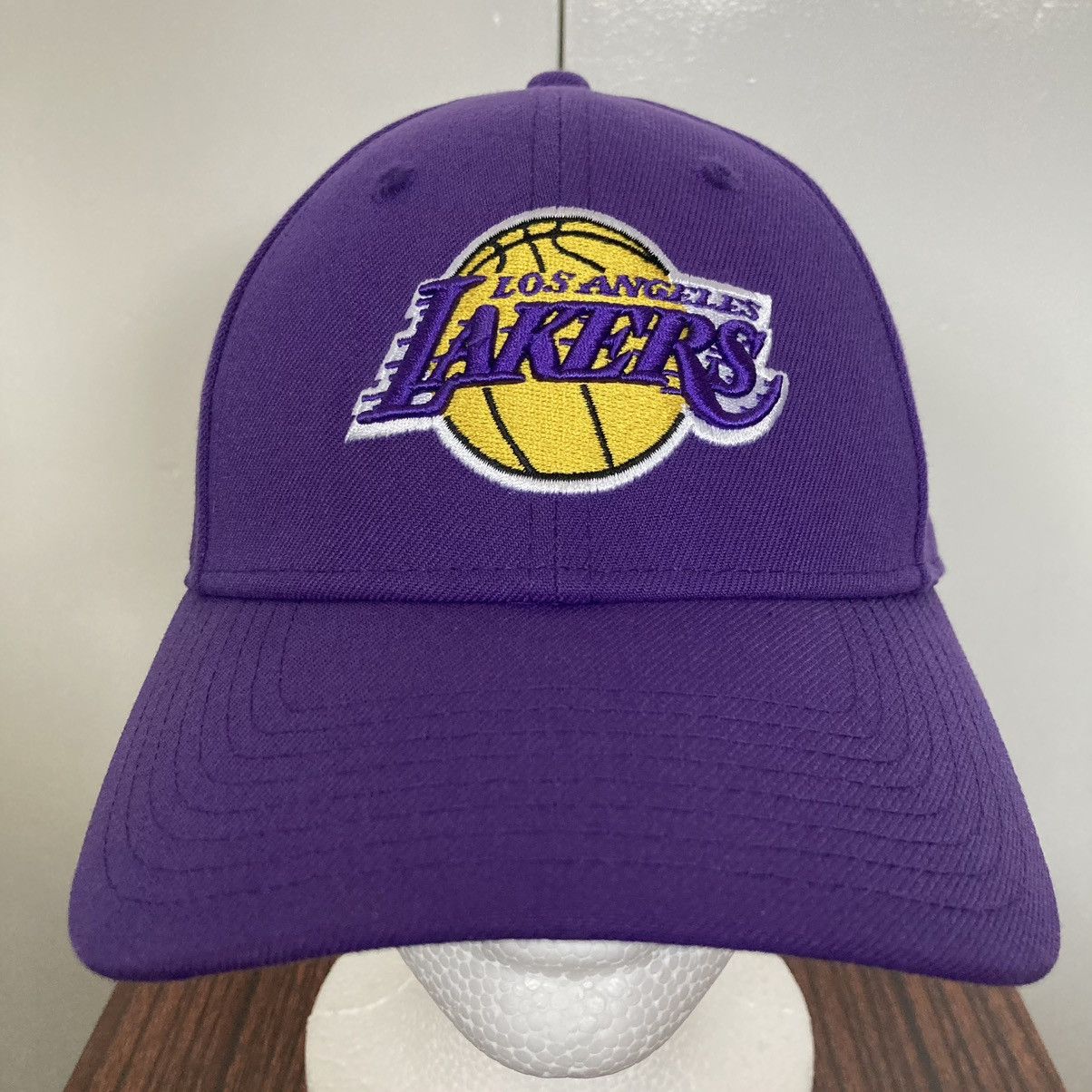 New Era NEW ERA 9FORTY LOS ANGELES LAKERS HAT CAP NBA BASKETBALL OSF Size ONE SIZE - 1 Thumbnail