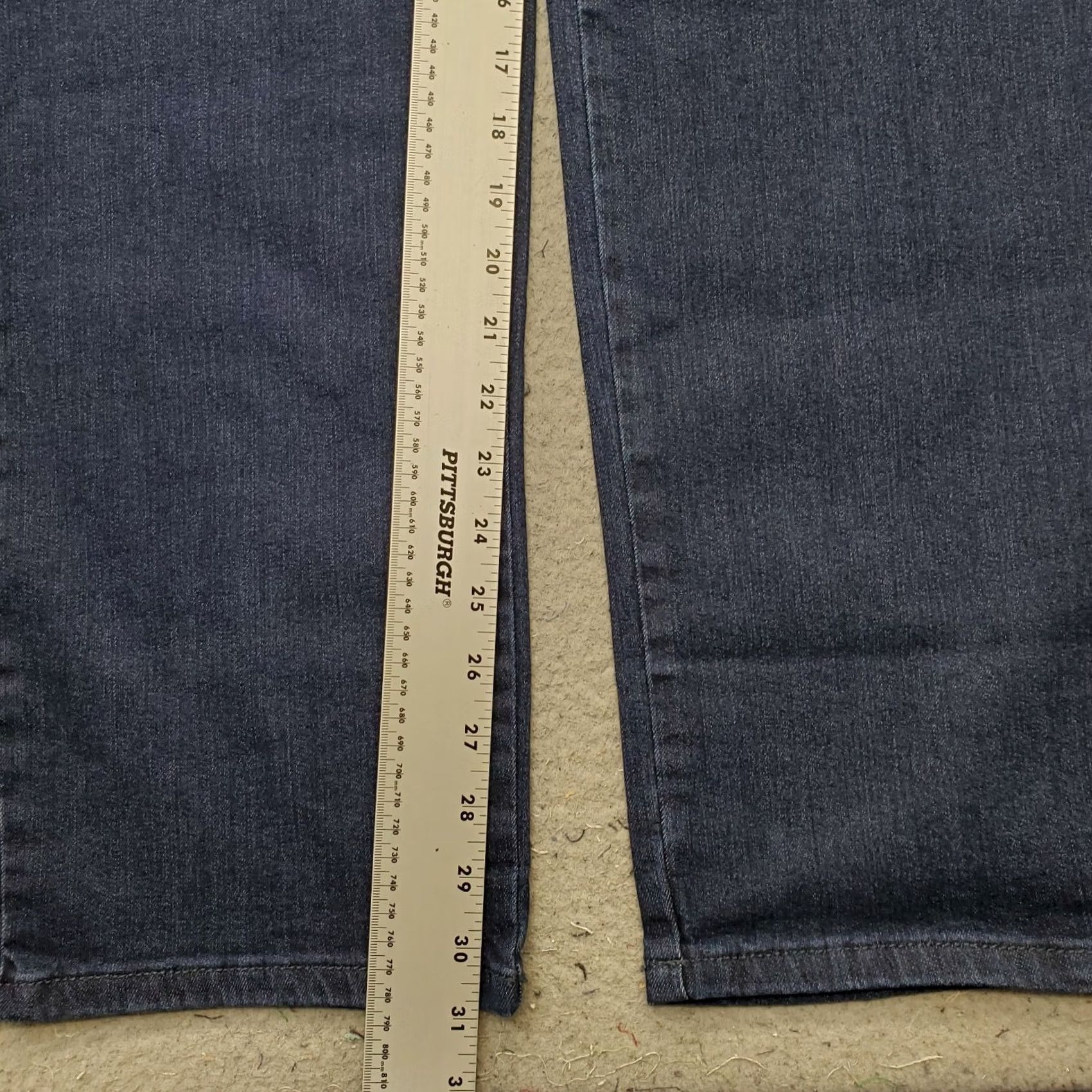 Gloria Vanderbilt Gloria Vanderbilt Womens 12 Blue Denim Straight Jeans Amanda Stretch Slimming 5-Pocket Design Regular Inseam 30.75" 32 Waist NWT Mens? Size 34" / US 12 / IT 48 - 4 Thumbnail