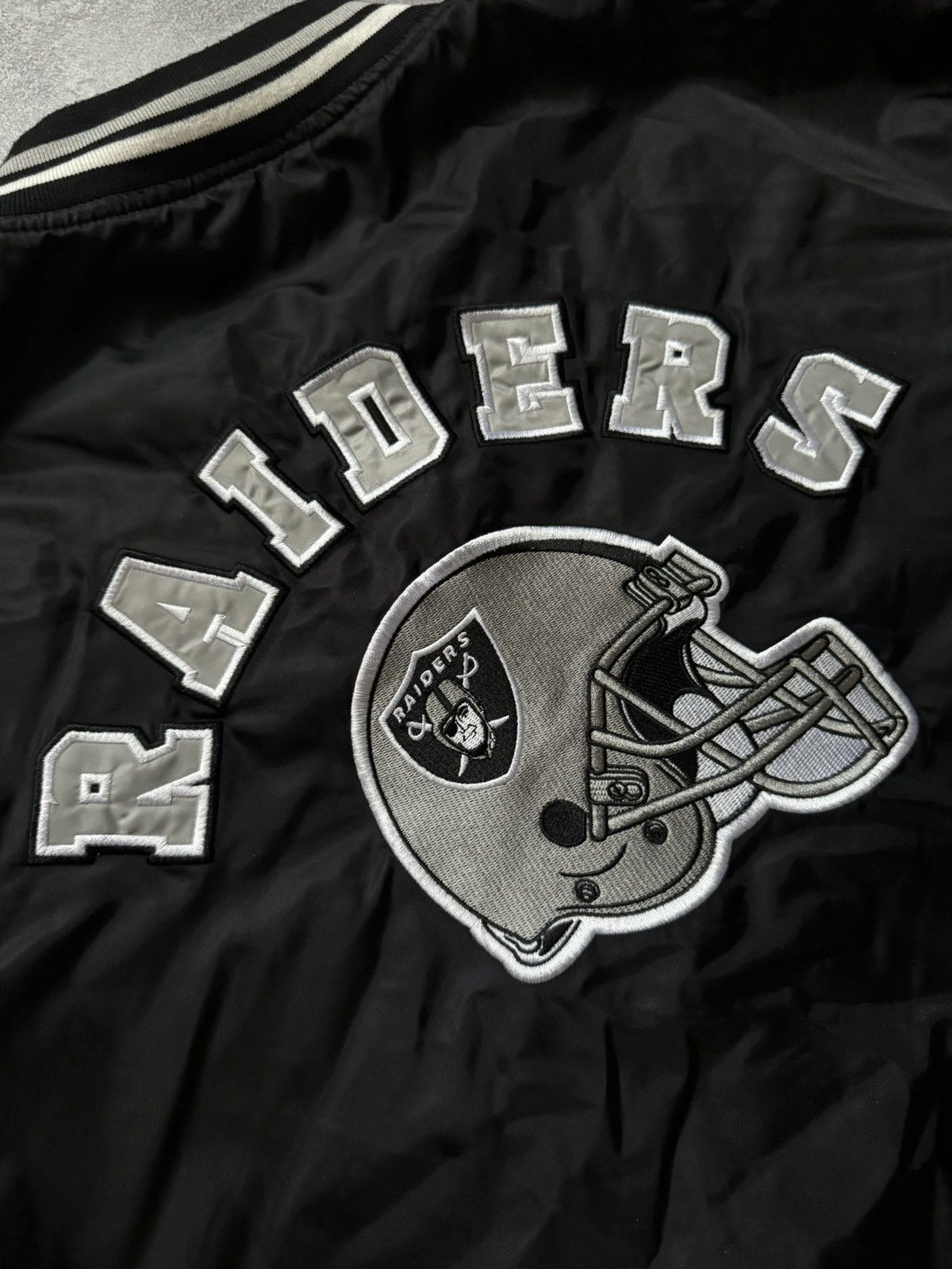 NFL Raiders NFL big logo bomber jacket varsity button up Size US XXL / EU 58 / 5 - 18 Thumbnail