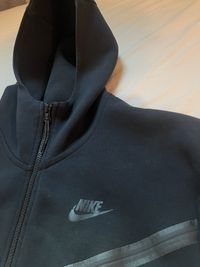 White Nike Tech
