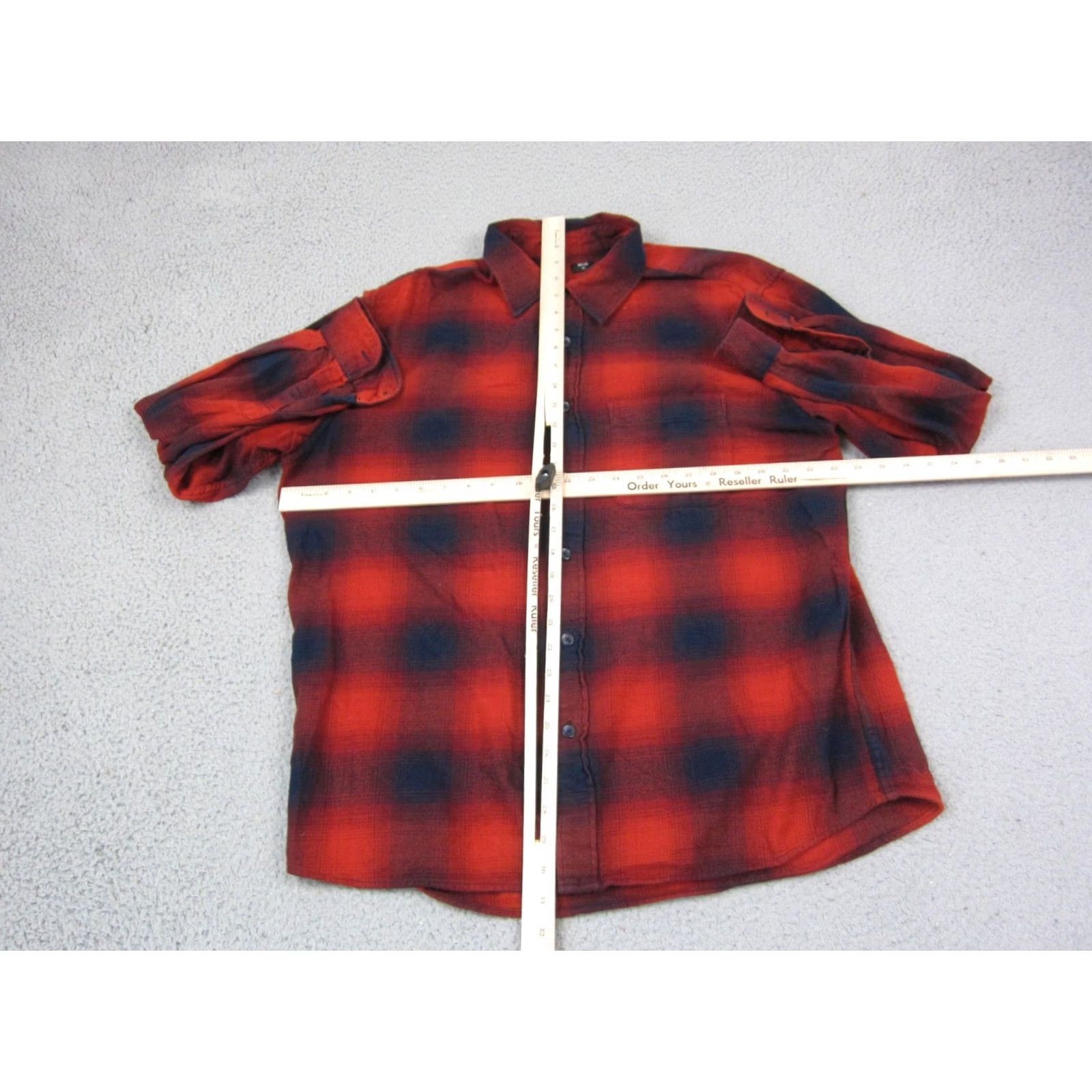 Uniqlo VINTAGE Uniqlo Shirt Mens XL Red Black Plaid Button Up Flannel Shadow Size US XL / EU 56 / 4 - 5 Thumbnail