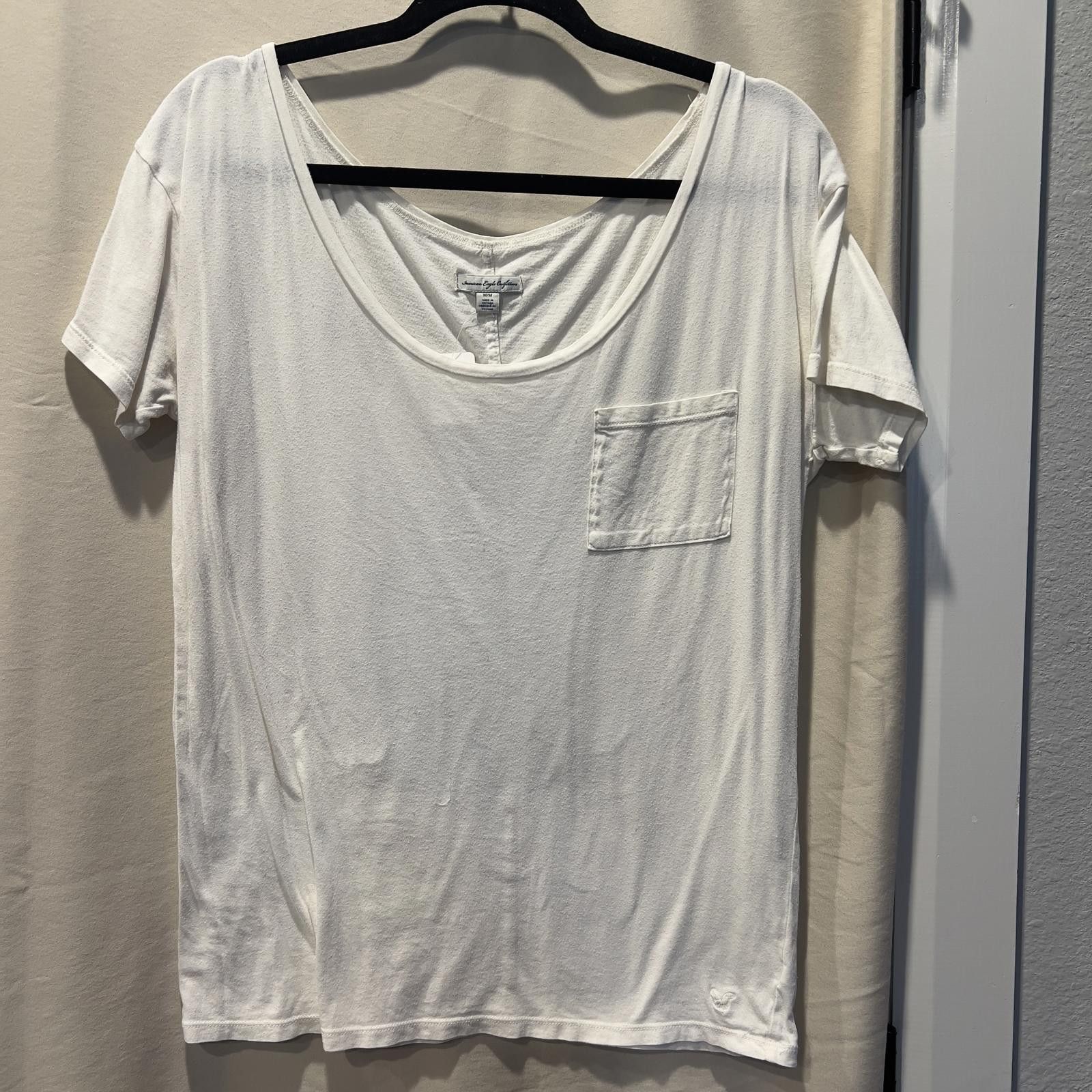 American Eagle Outfitters American Eagle Outfitters White Scoop Neck T-Shirt, Size M Size M / US 6-8 / IT 42-44 - 1 Thumbnail