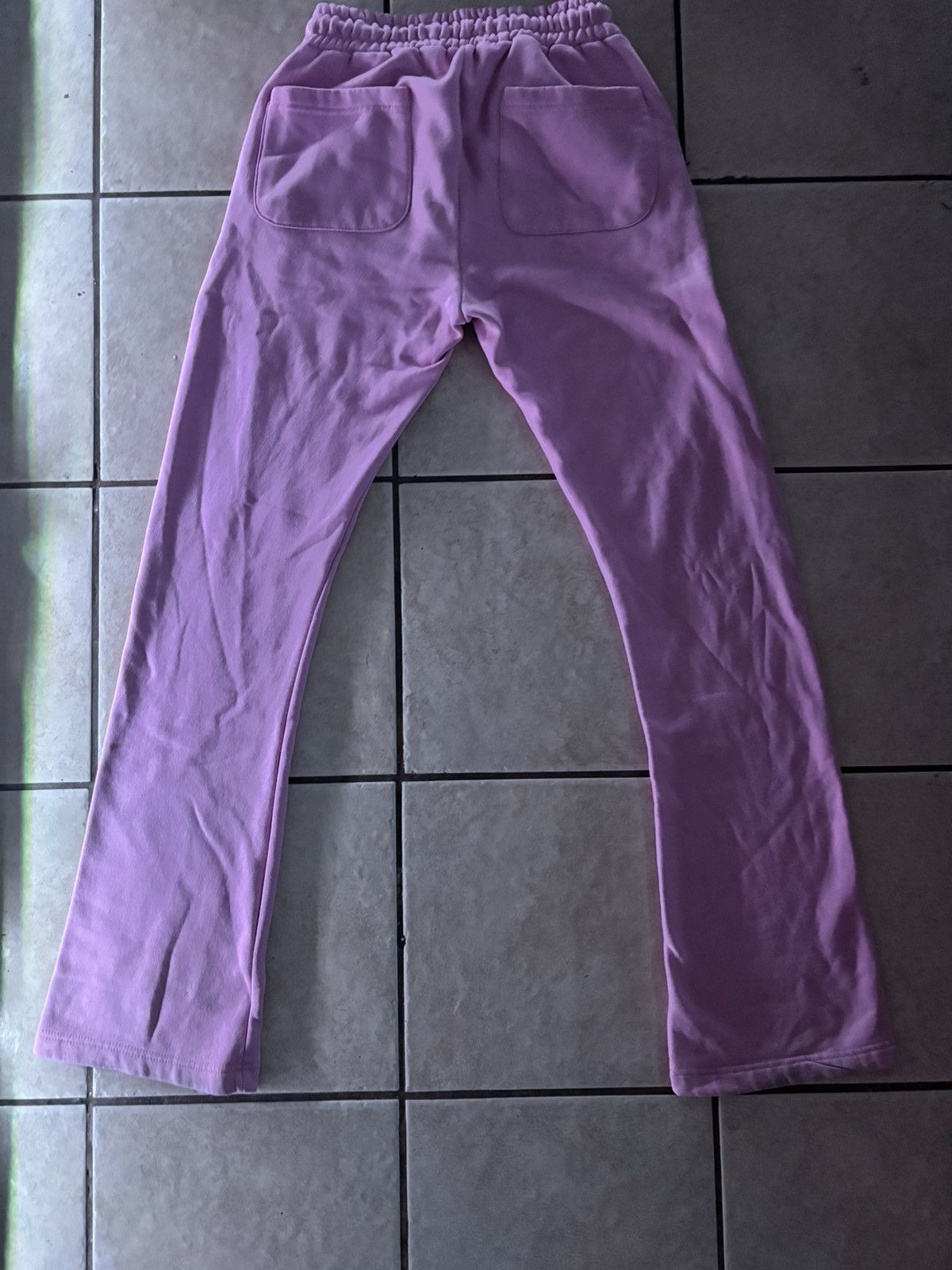 Other Pink stacked sweatpants Size US 27 - 2 Thumbnail