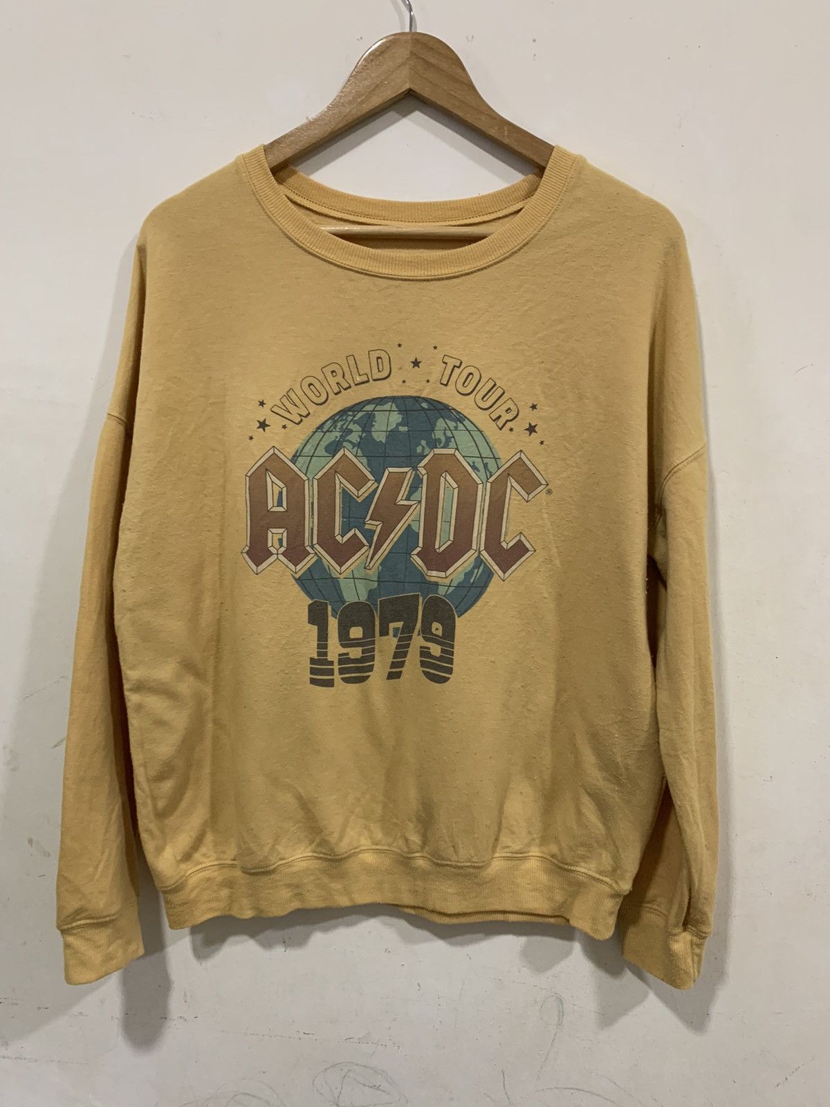Band Tees World Tour ACDC Sweatshirt Reborn 2021 Size US M / EU 48-50 / 2 - 1 Thumbnail