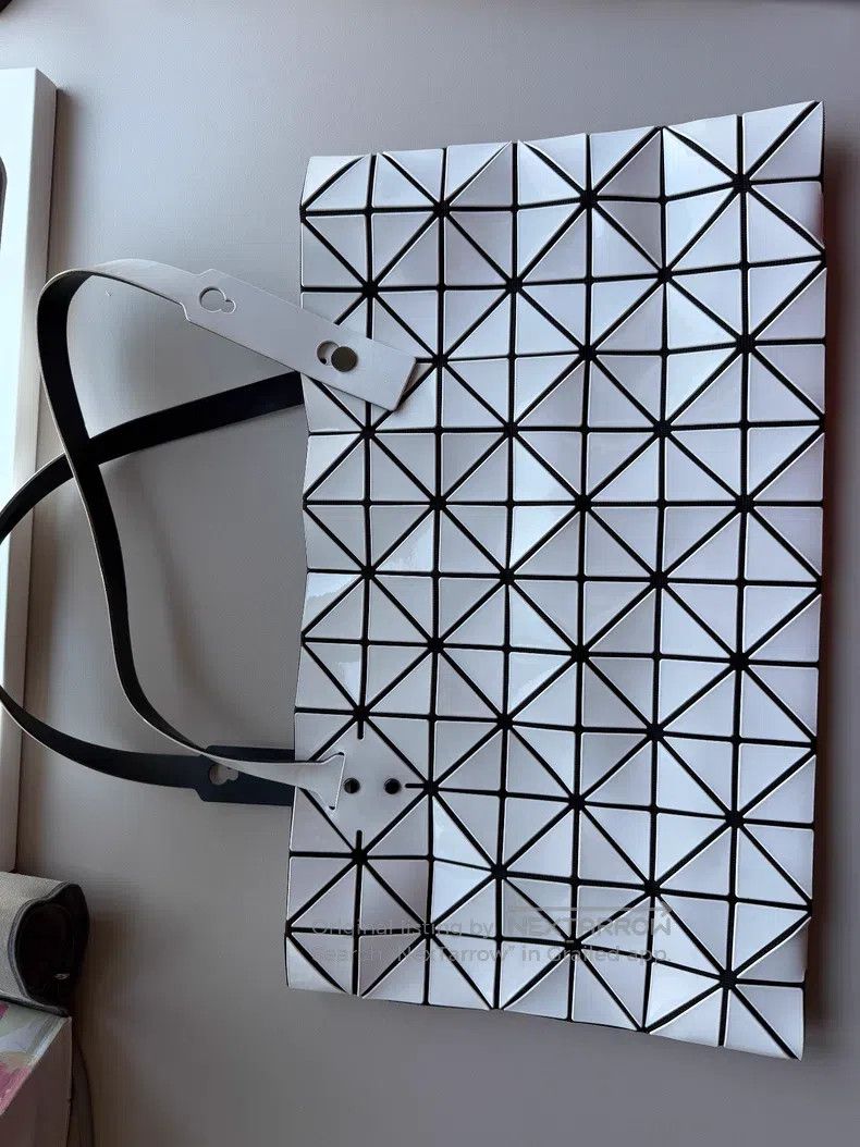 Issey Miyake Issey Miyake White Quilted Bag Size ONE SIZE - 2 Thumbnail