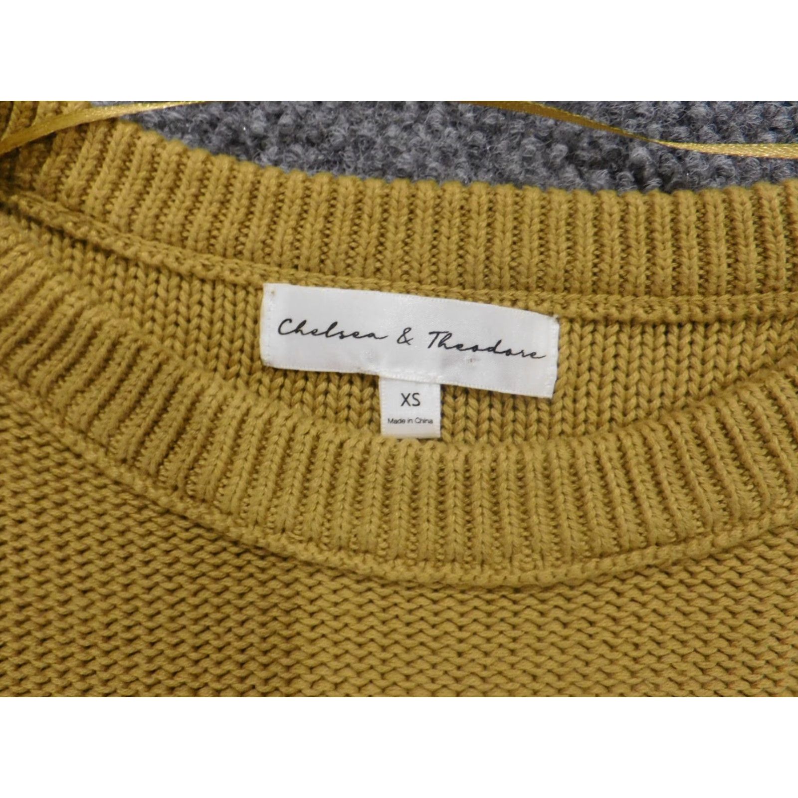 Vintage Chelsea & Theodore Womens Sweater XS Green Crew Neck Pullover Knit Cable Knit Raglan Sleeve Button Accent Lightweight Compact Pullover Vintage: No Size XS / US 0-2 / IT 36-38 - 5 Thumbnail