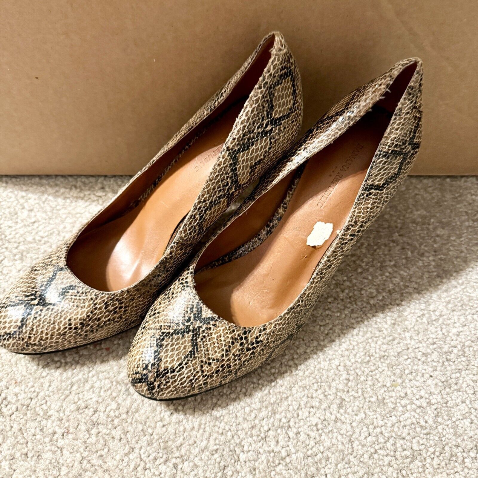Banana Republic Banana Republic Size 7 Closed Round Toe Factory Stilletto Size US 7 / IT 37 - 2 Thumbnail