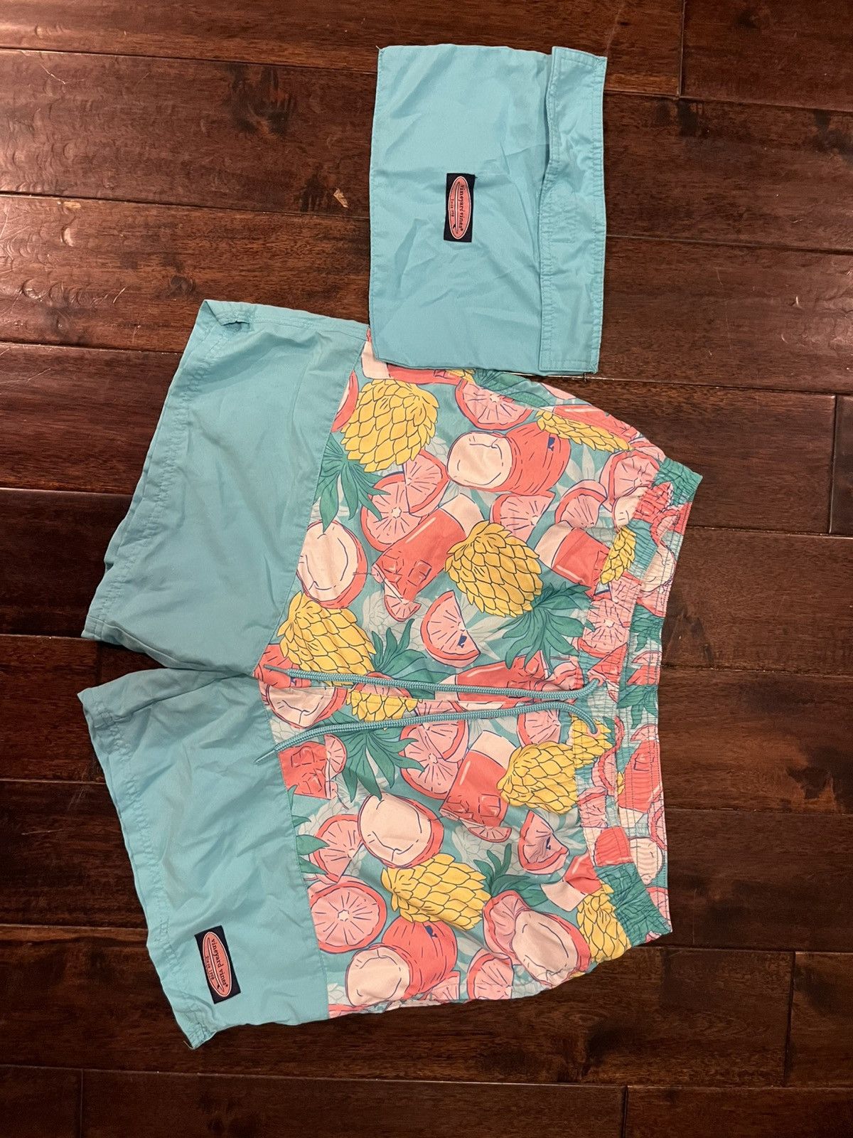 Vineyard Vines Vineyard Vines Swim Trunks Size US 32 / EU 48 - 1 Thumbnail