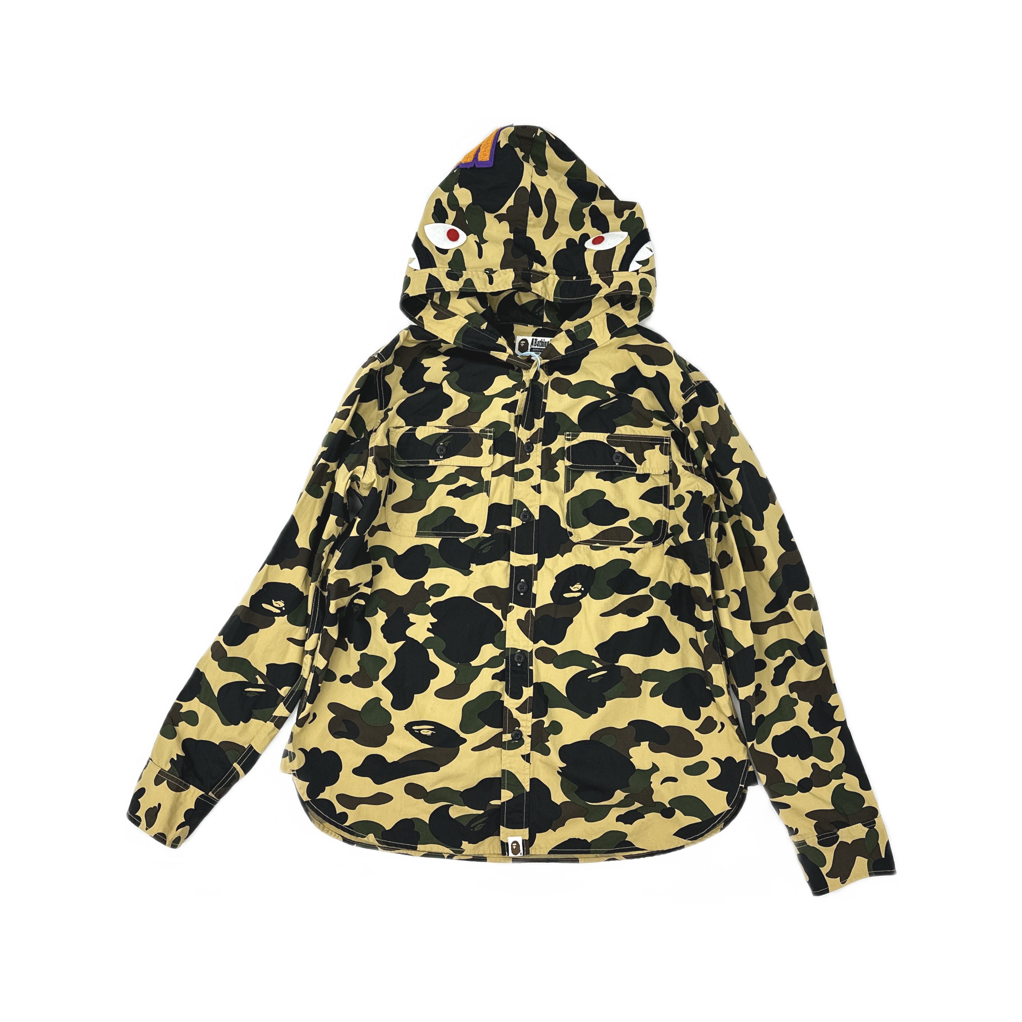 Bape A Bathing Ape Camo Shark Hoodie Jacket Size L Size US L / EU 52-54 / 3 - 1 Thumbnail