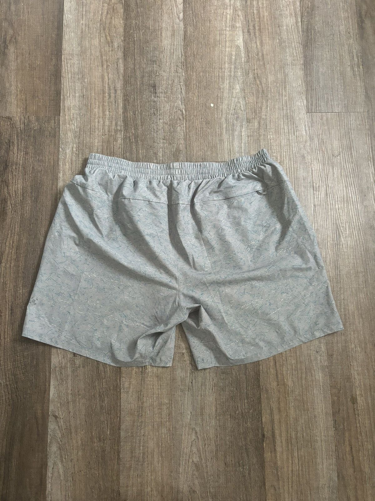 Lululemon Lululemon Channel Cross Swim Shorts Size US 34 / EU 50 - 2 Thumbnail