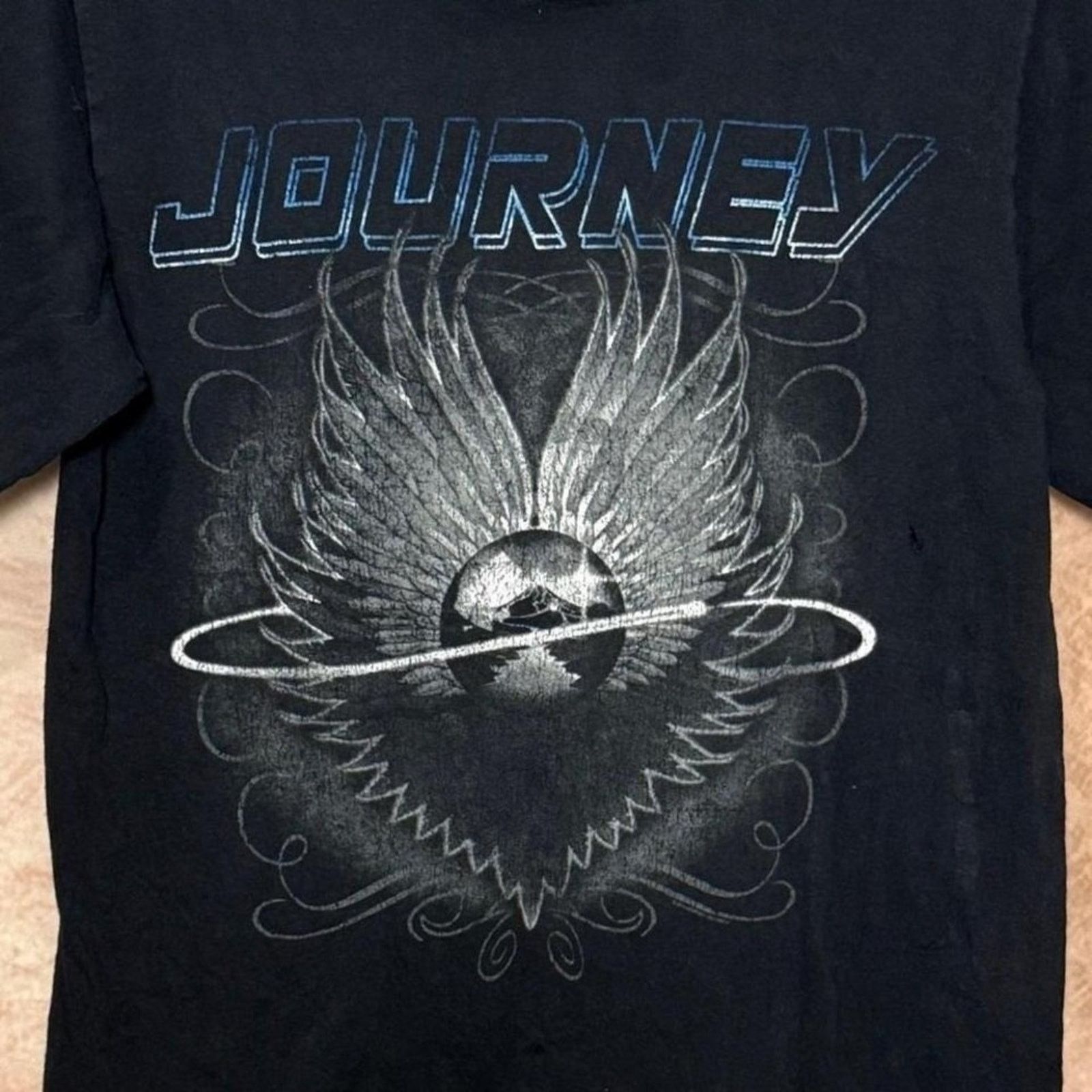 The Unbranded Brand Journey Vintage Tour Graphic Tee Size S/M Pre-Owned Size US S / EU 44-46 / 1 - 3 Thumbnail