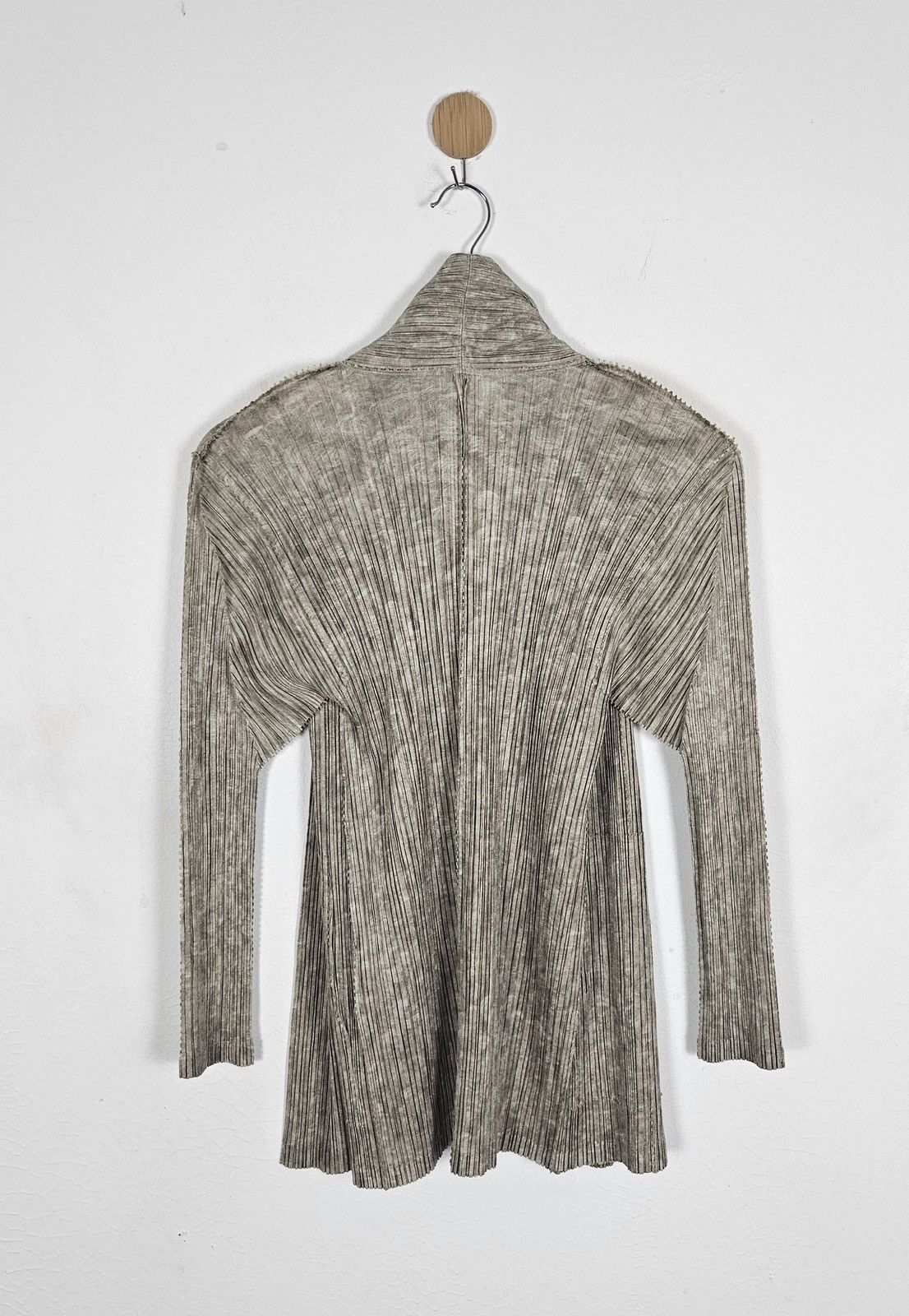Pleats Please Issey Miyake Pleats Please Issey Miyake khaki pleated cardigan Size S / US 4 / IT 40 - 3 Thumbnail