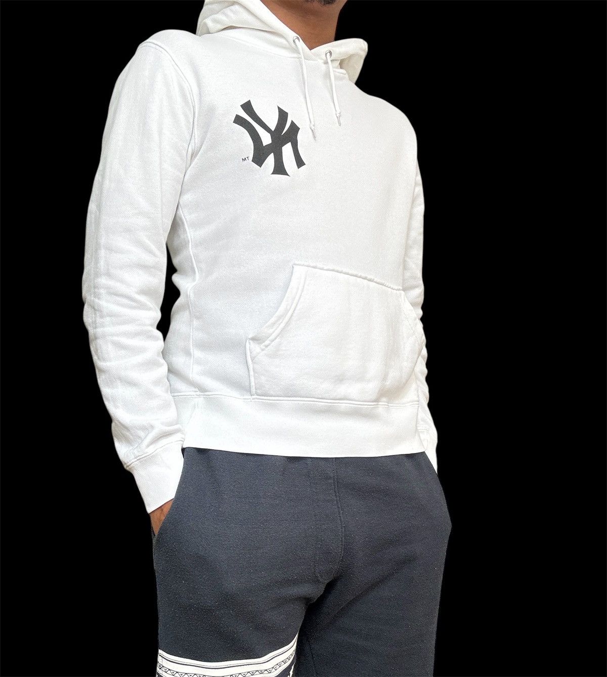 Majestic × New York Yankees × Vintage Vintage Majestic New York Yankees Hoodie Size US S / EU 44-46 / 1 - 7 Thumbnail