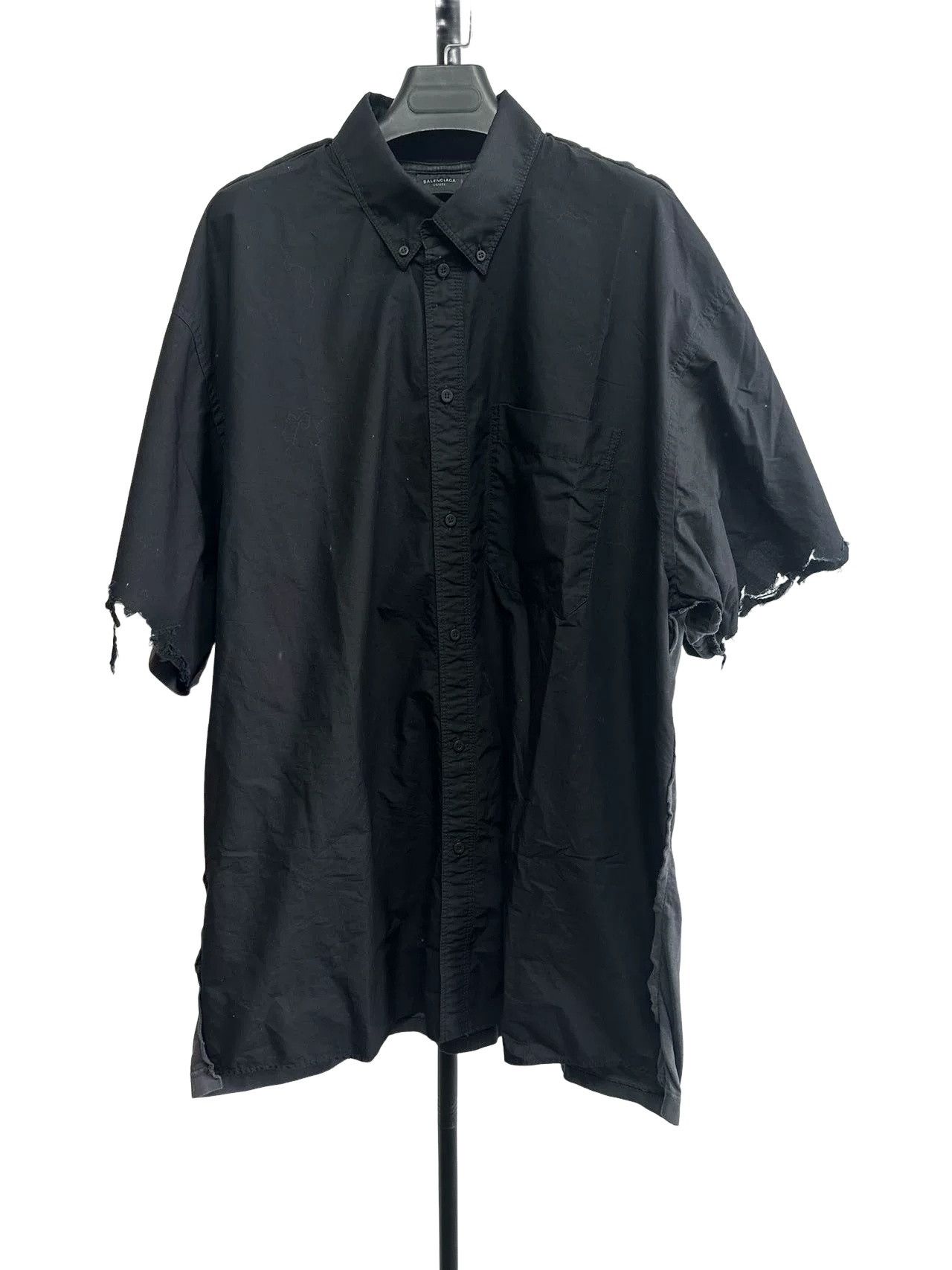 Balenciaga Balenciaga Distressed Graphic Short Sleeve Shirt Size 3 Size US L / EU 52-54 / 3 - 1 Thumbnail
