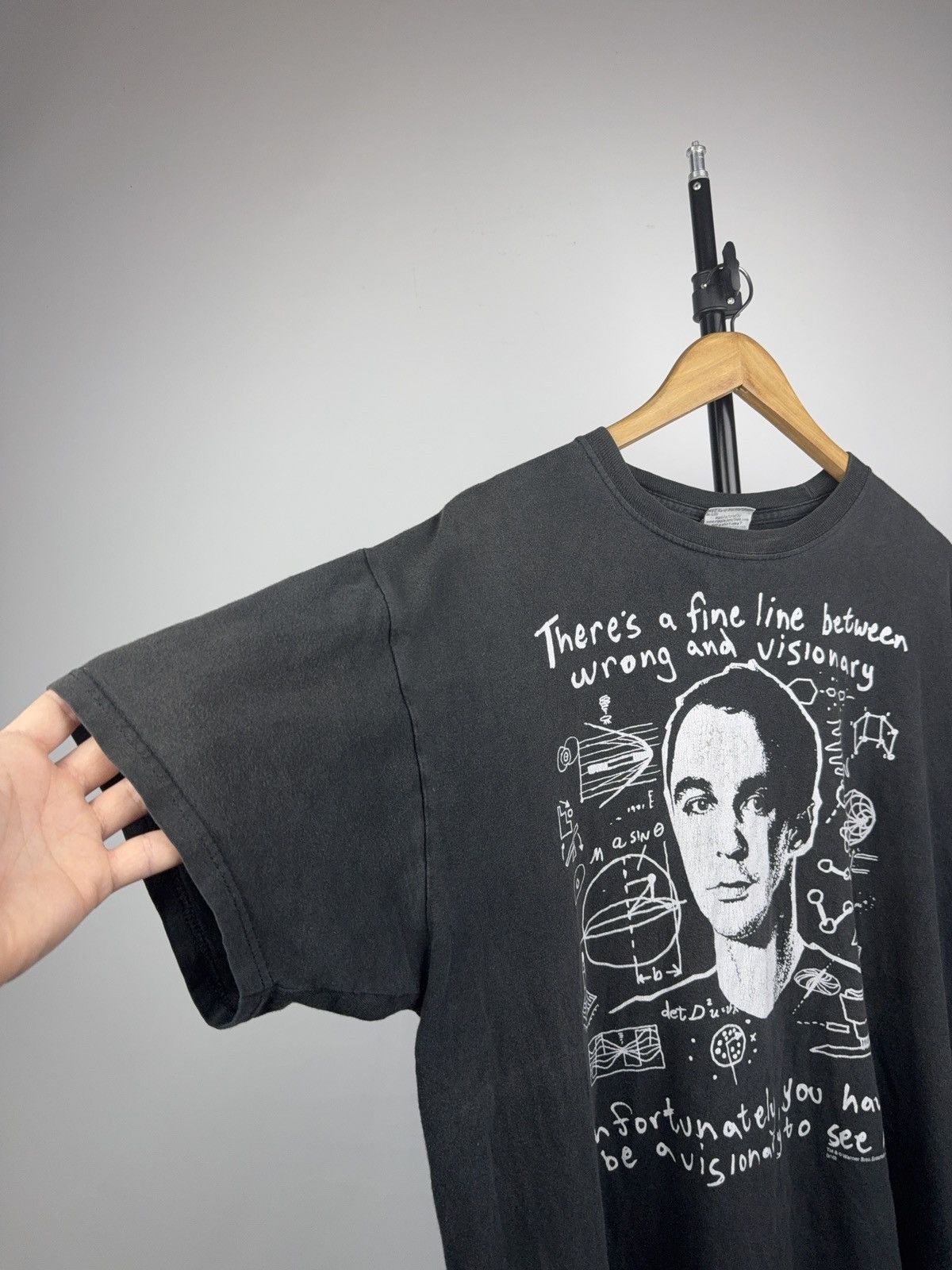 Warner Bros The 00s Y2K Big Bang Theory Logo Sheldon Cooper Tee Vintage Size US L / EU 52-54 / 3 - 3 Thumbnail