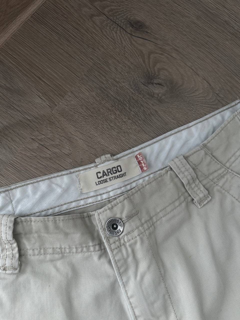 Levi's × Vintage Vintage Levis White Baggy Cargo Pants Size US 33 - 22 Thumbnail