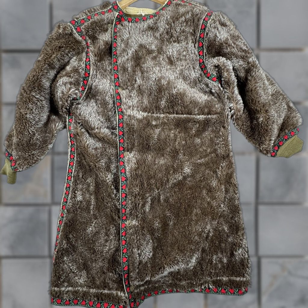 Folk VINTAGE 1960s Boho European Folk Style Faux Fur Coat Jacket S/M Brown Heart Trim Women's Size S / US 4 / IT 40 - 1 Thumbnail
