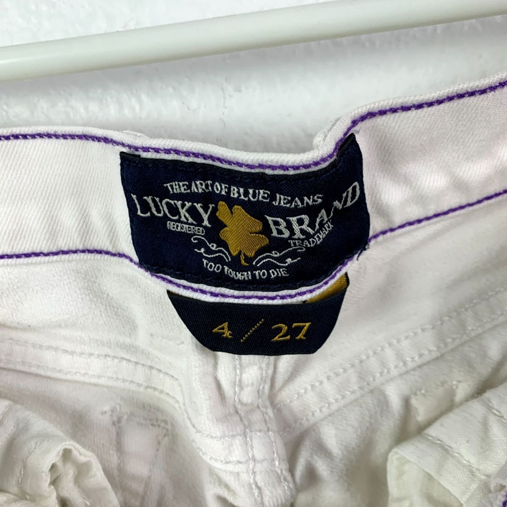 Lucky Brand Lucky Brand White Brigitte Bermuda Shorts 4/27 Women Shorts 29in Waist 12in Inseam White Cotton Spandex Pockets 70s Pedal Pusher Casual Size 27" / US 4 / IT 40 - 5 Thumbnail