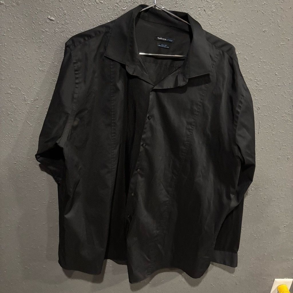 Van Heusen Men’s Van Heusen Black Button Down Shirt Size 38L - 1 Thumbnail