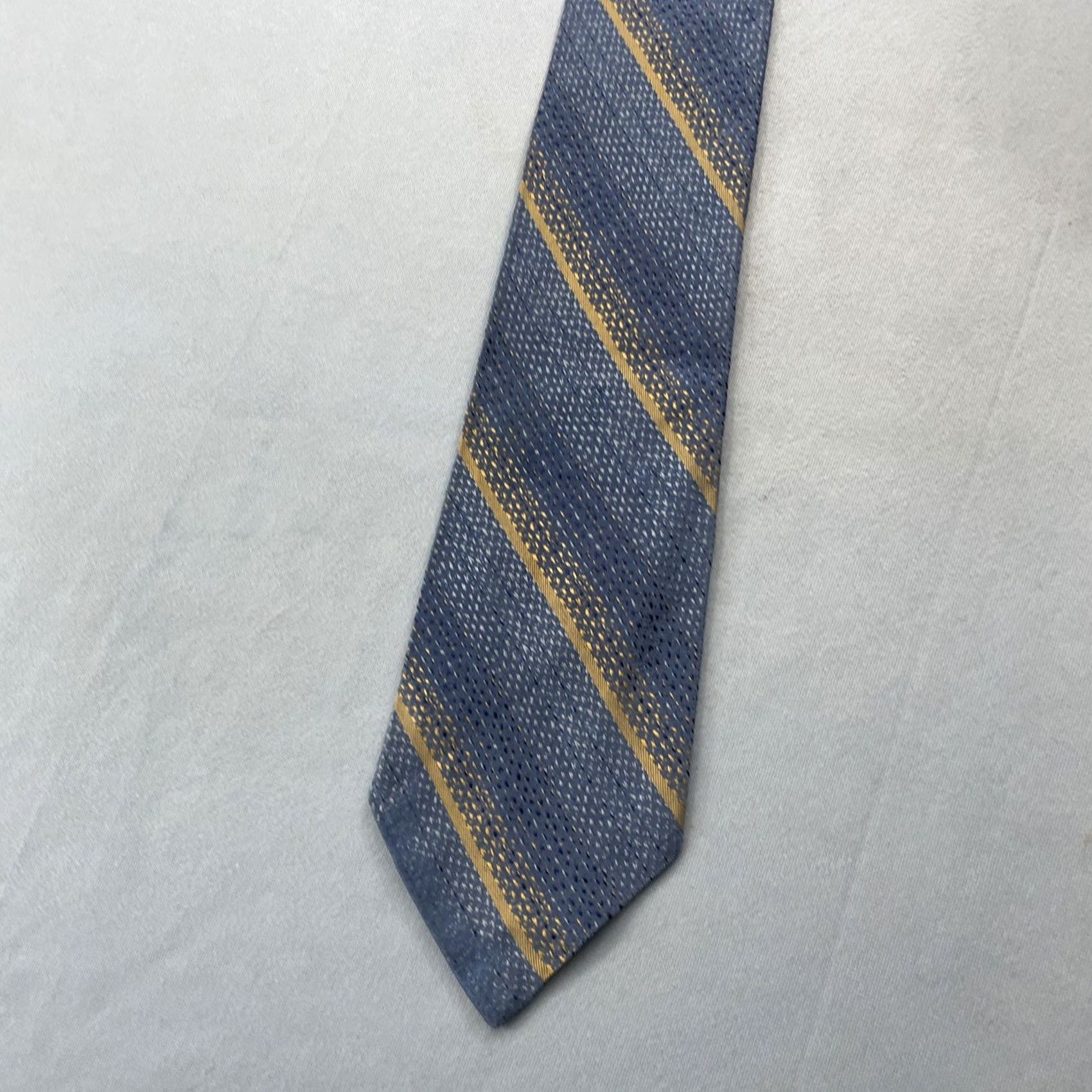 Vintage Vintage Woven Neck Tie vtg 60s 70s Repp striped Blue Yellow Textured 4x58 Capsule Necktie Size ONE SIZE - 3 Thumbnail
