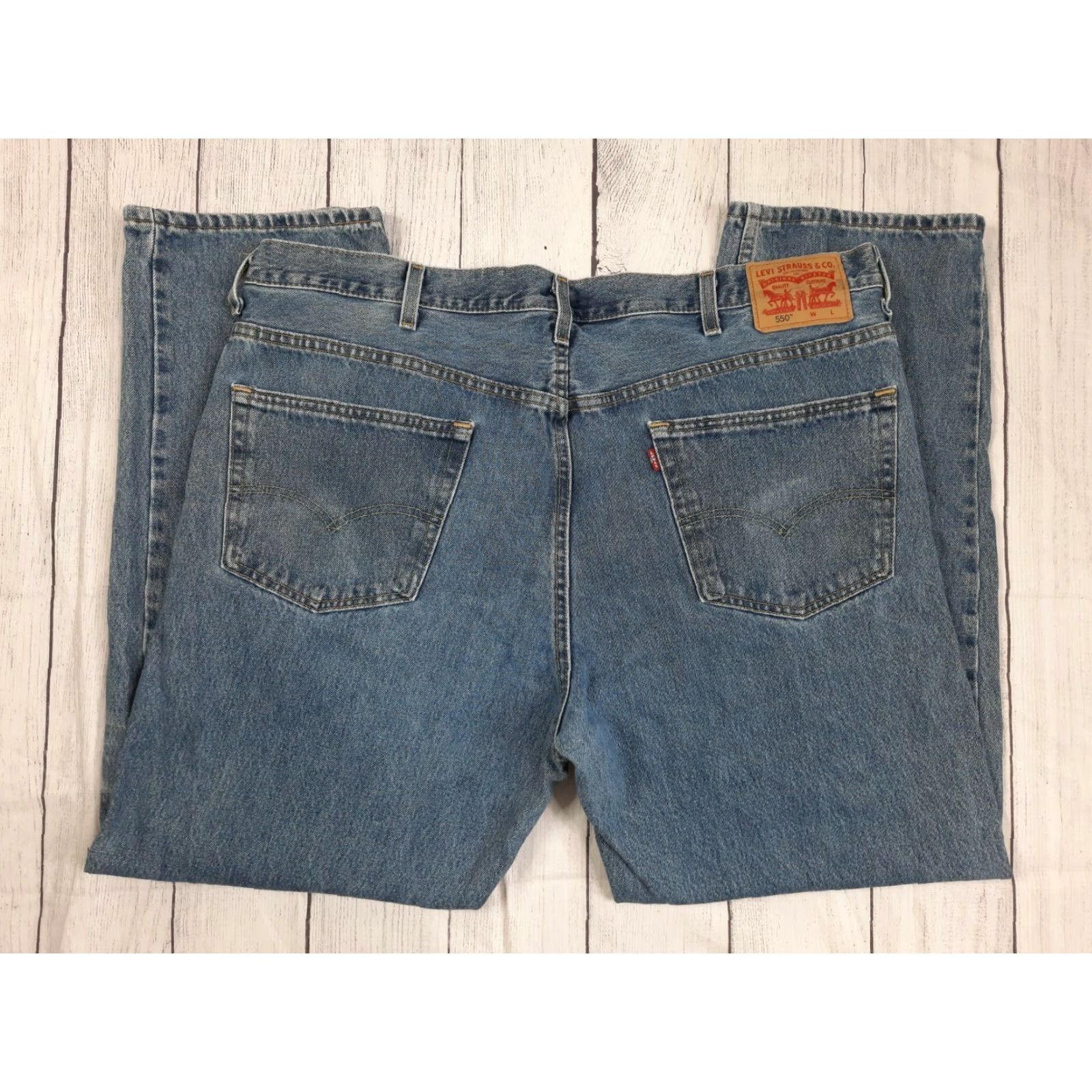Levi's Levi’s 550 Jeans Men Relaxed Fit 42x30 Medium Wash Denim Workwear Levi's Denim 100% Cotton Pockets Zipper Fly Men Classic Vintage No Size US 42 / EU 58 - 7 Thumbnail