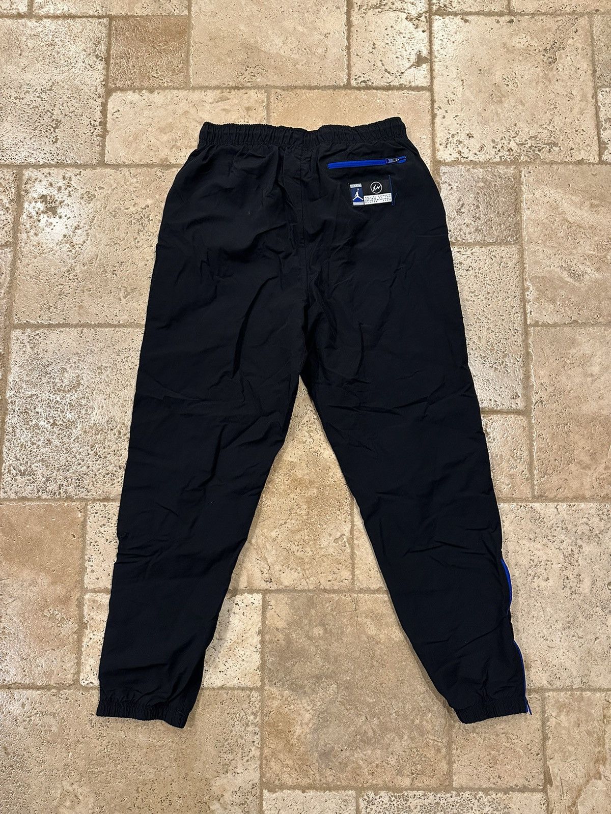Fragment Design × Jordan Brand Jordan Brand x Fragment Design Woven Nylon Black/Blue Pants Size US 34 / EU 50 - 8 Thumbnail