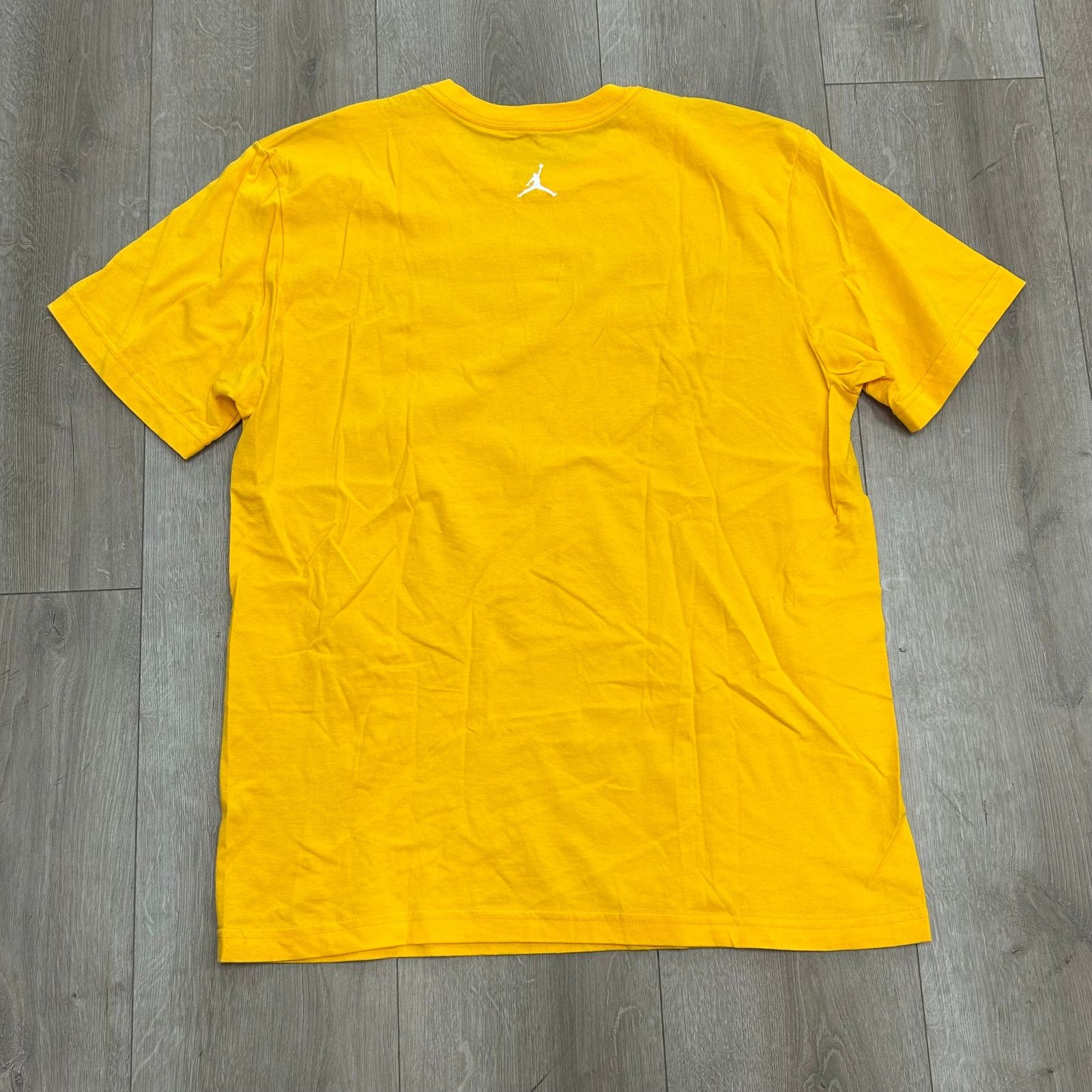 Jordan Brand Nike Jordan Block Letters Yellow White Tee T Shirt Size US L / EU 52-54 / 3 - 6 Thumbnail