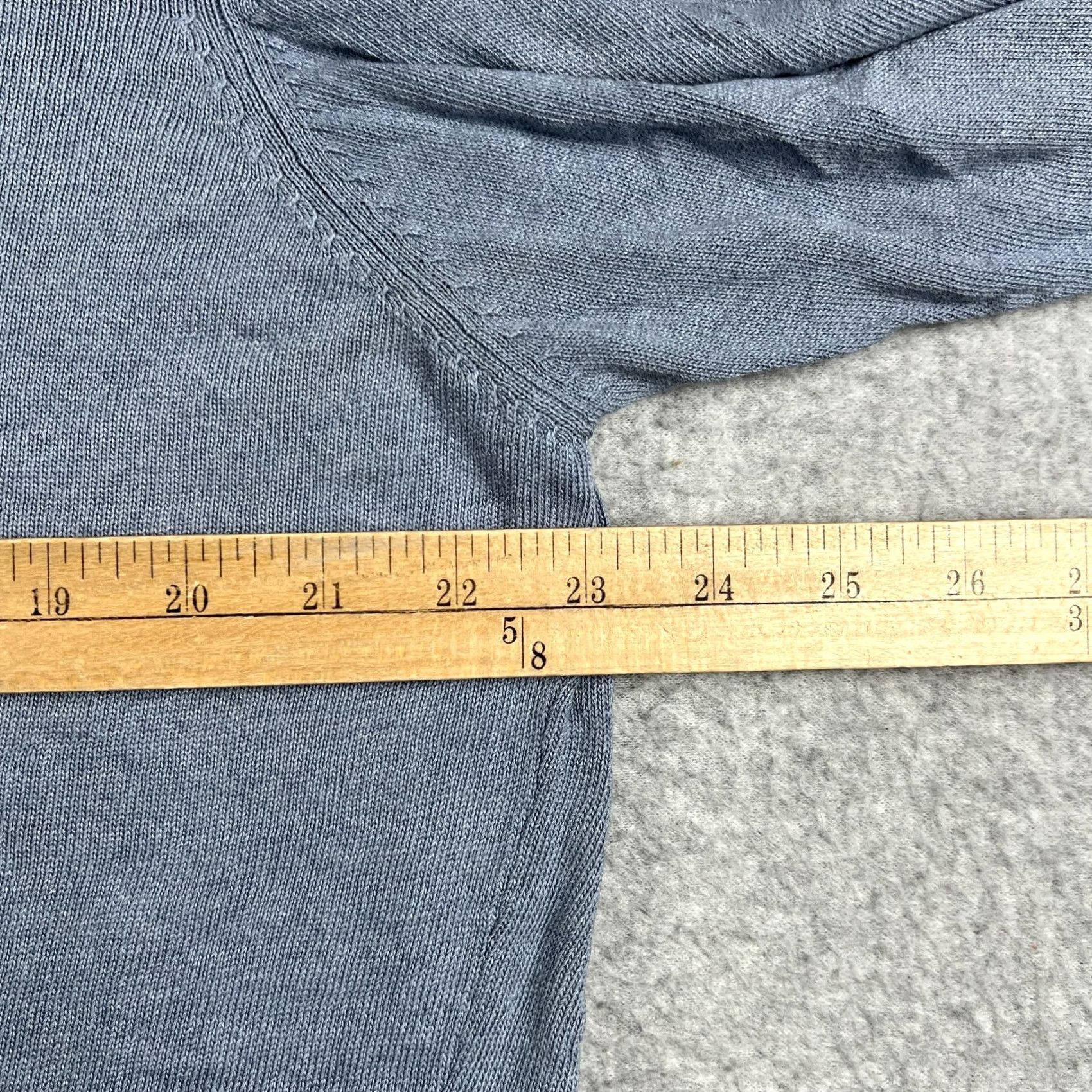 Jos. A. Bank Jos A Bank Mens Blue Lightweight Pullover Knit Sweater V-Neck Large Silk Size US L / EU 52-54 / 3 - 4 Thumbnail