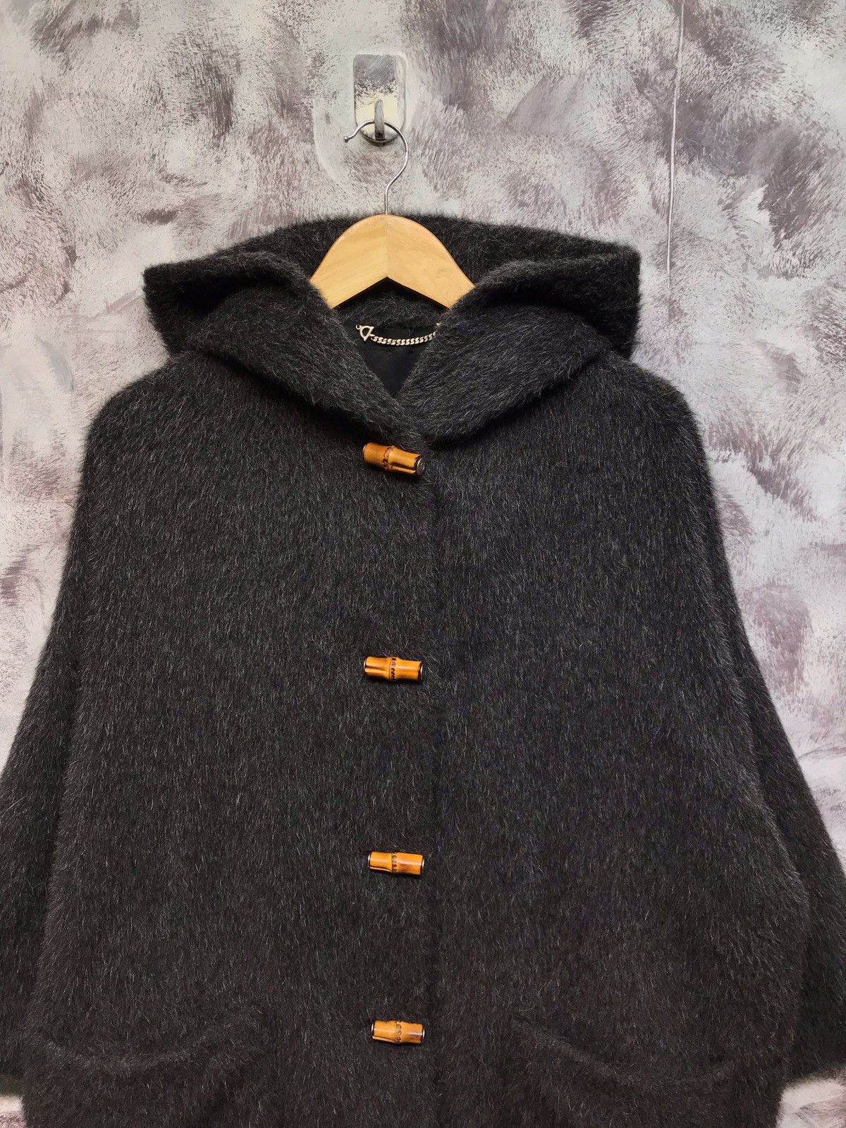 Gucci Vintage 90s gucci bamboo button lining fur jacket Size XL / US 12-14 / IT 48-50 - 3 Thumbnail