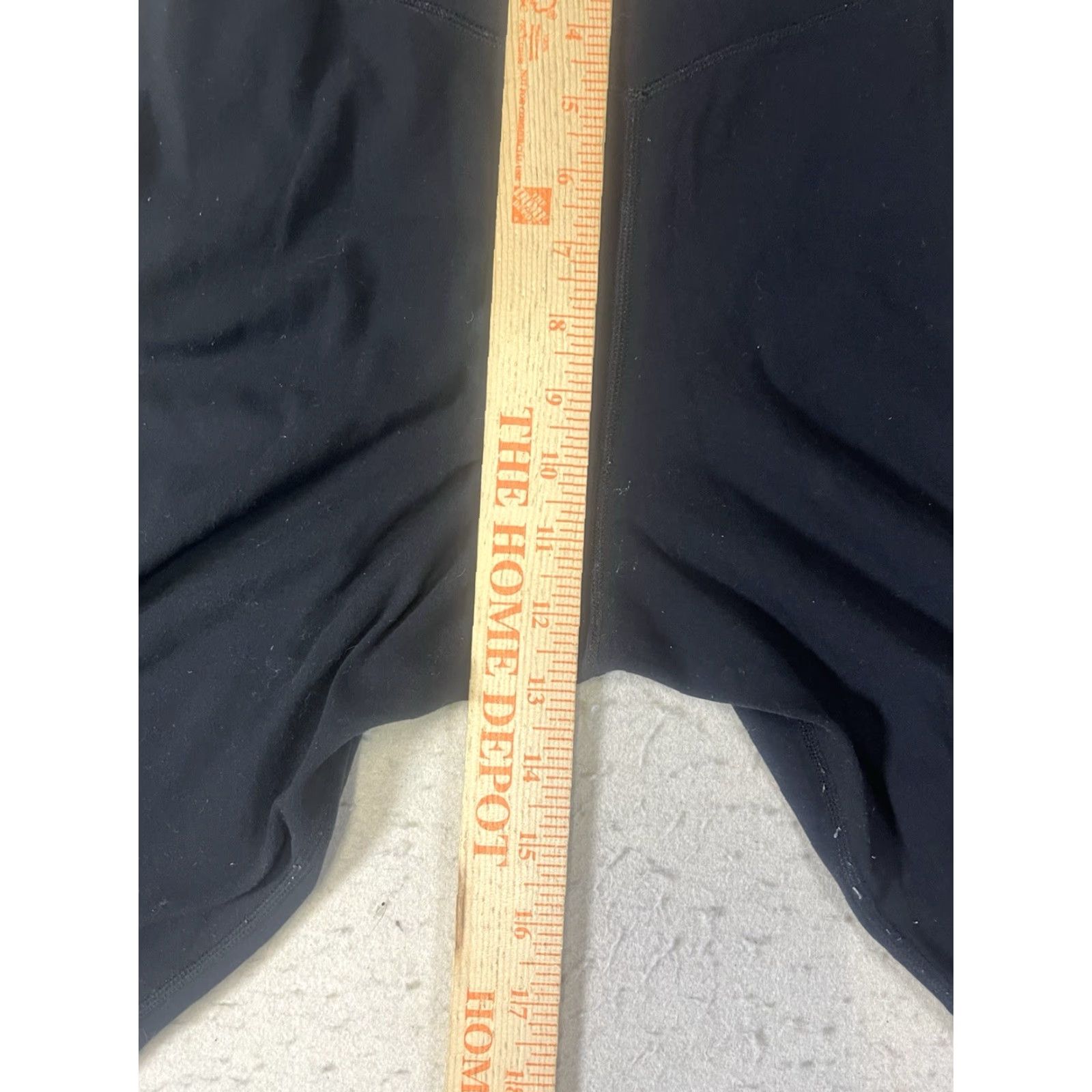 Lululemon Lululemon Women Jogger Pants Black Size 6 Athleisure Drawstring Breathable Zip Pocket Lounge Comfort Tapered Leg Lounge Wear Activewear Casual Travel Size 28" / US 6 / IT 42 - 4 Thumbnail