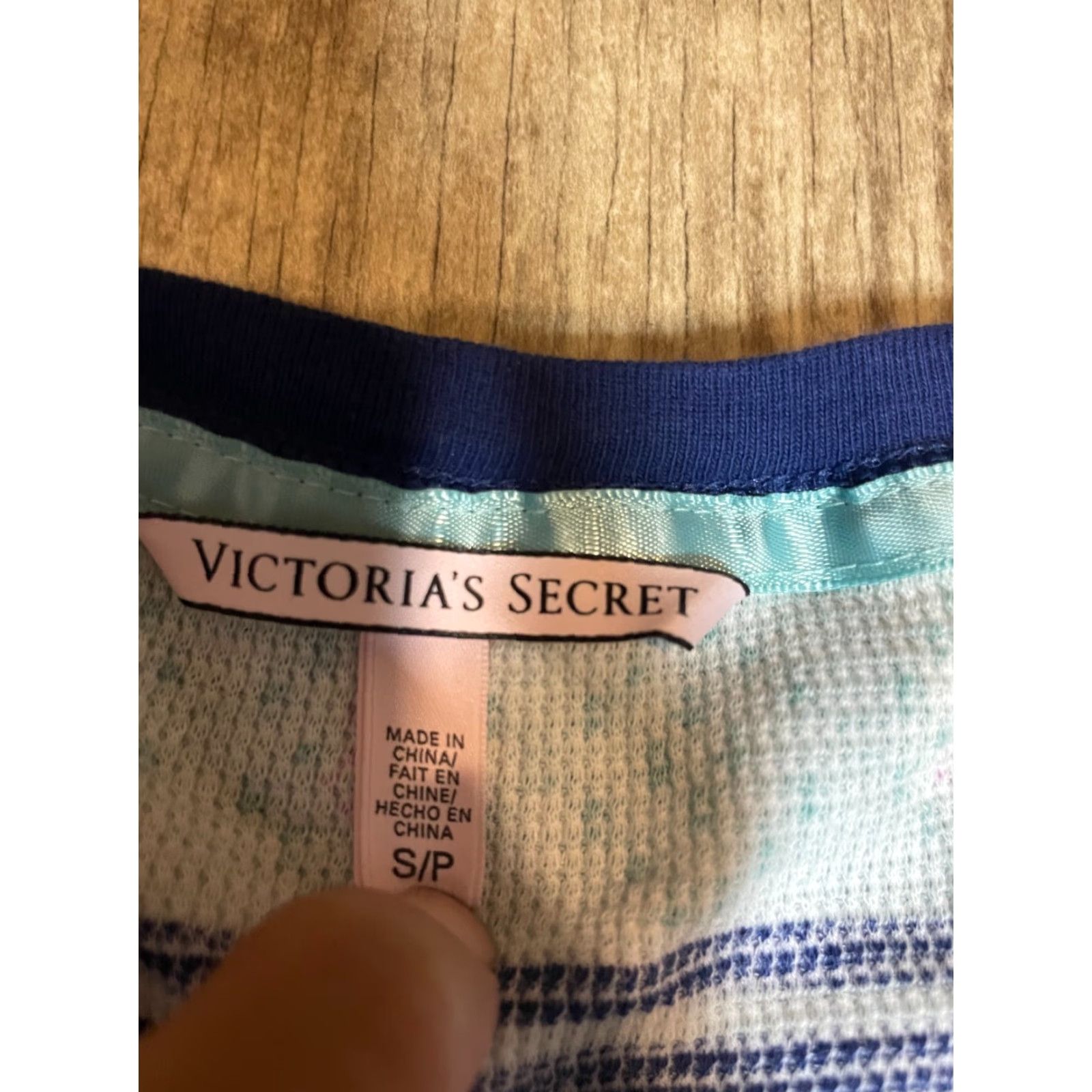 Victoria's Secret Victoria's Secret Sleepshirt Pajama Top Blue Pink Thermal Button S Womens Small Long Sleeve Sleep Shirt Size S / US 4 / IT 40 - 4 Thumbnail