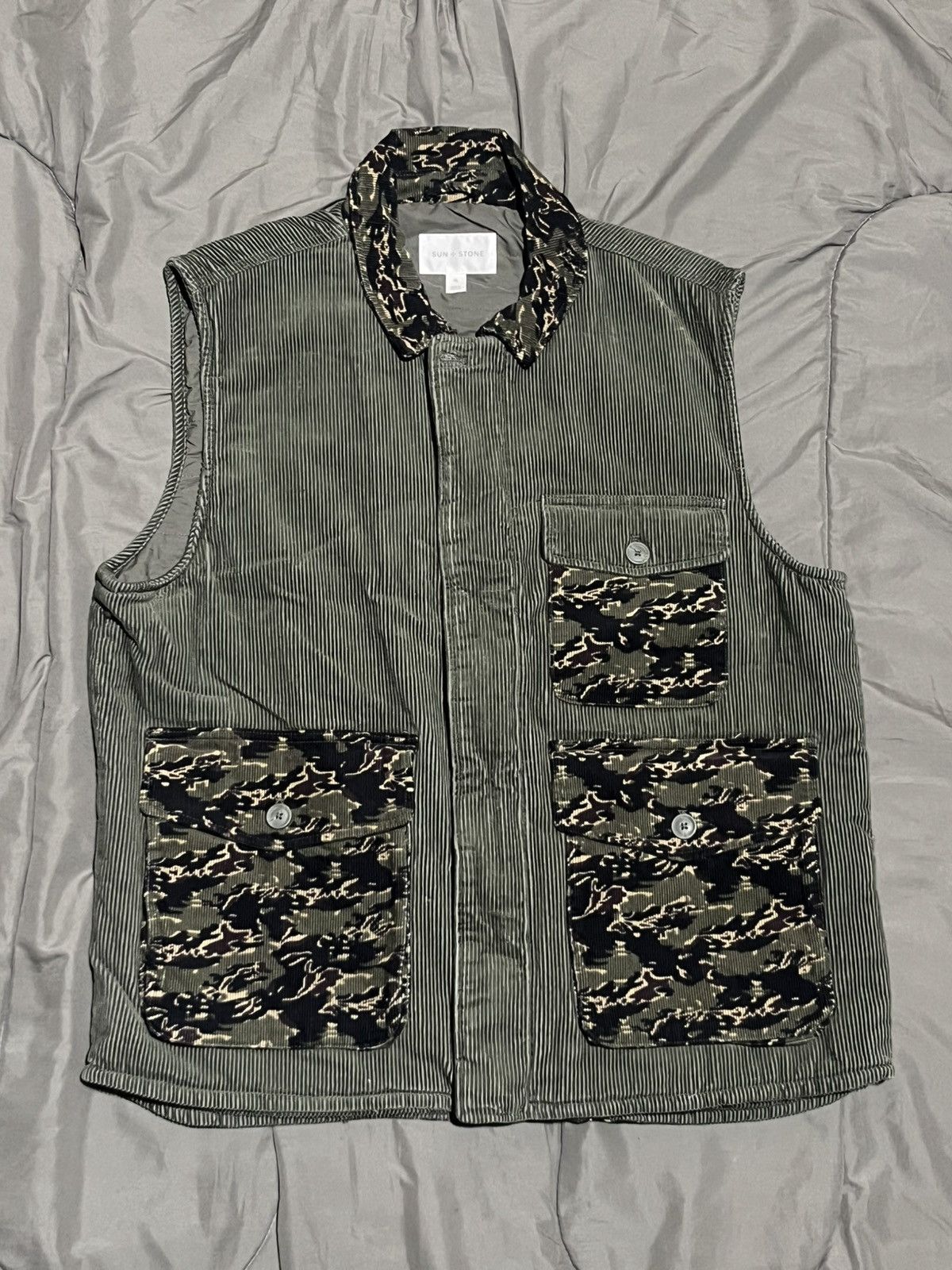 Other Olive Green / Camo Corduroy Vest Size US XL / EU 56 / 4 - 1 Thumbnail