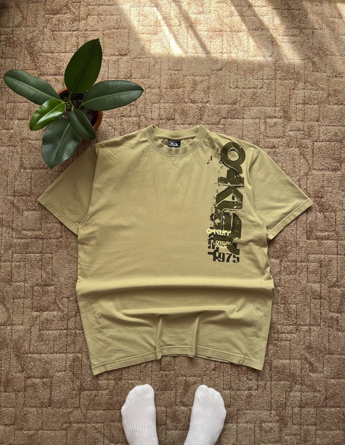 Oakley Vintage Oakley Rare Archive Streetwear 00's Big Logo Tee Size US XL / EU 56 / 4 - 1 Thumbnail