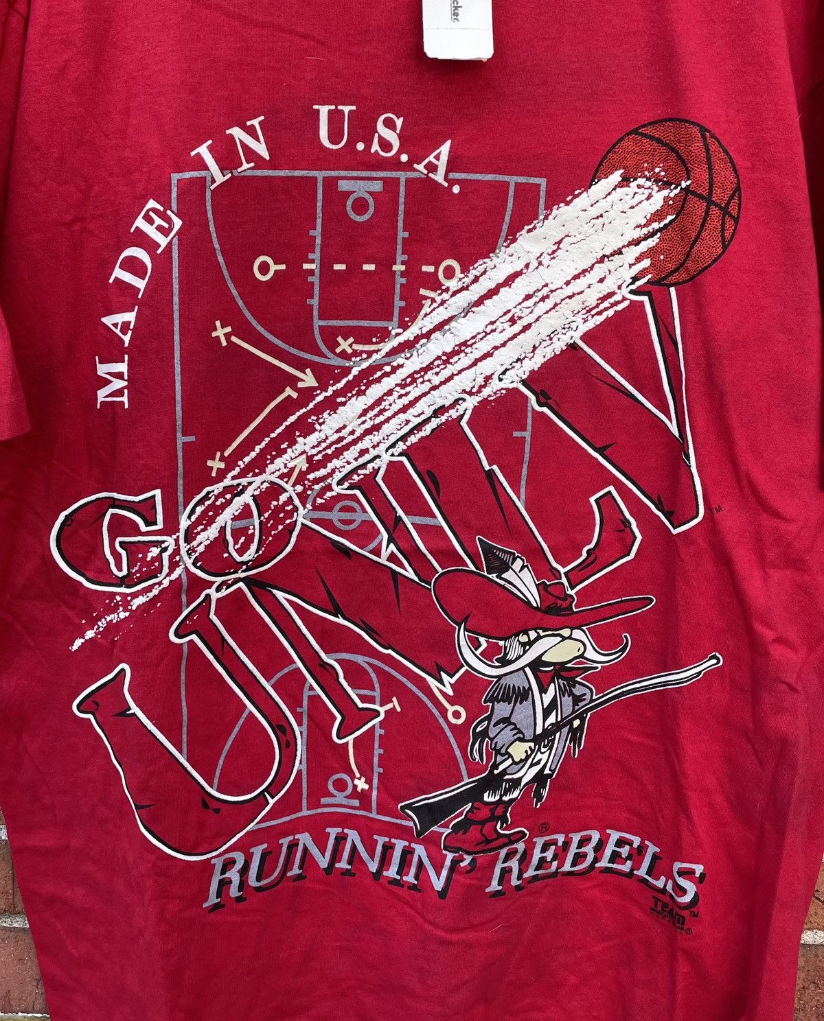 Vintage NWT vintage Team Edition Apparel UNLV Running Rebels T Shirt Size US XXL / EU 58 / 5 - 4 Thumbnail