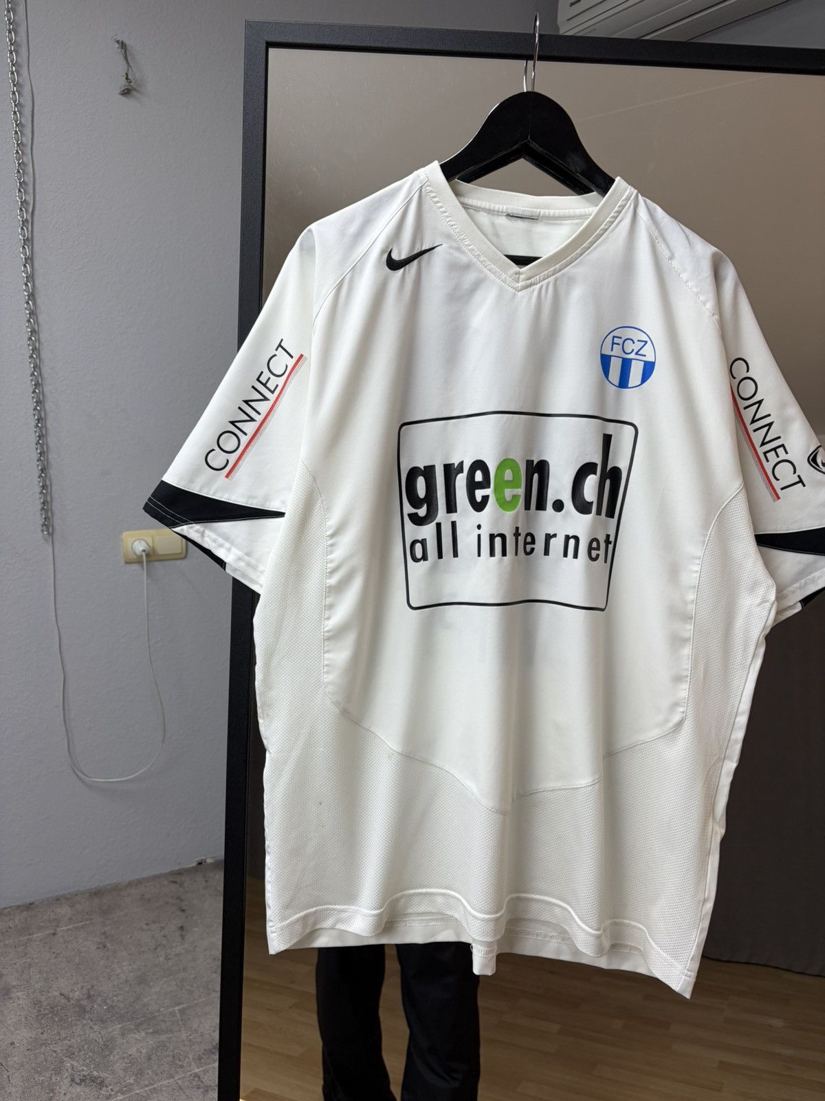 Nike Vintage Nike FC Zurich Jersey Y2K Football Shirt SwissLeague Size US XL / EU 56 / 4 - 8 Thumbnail