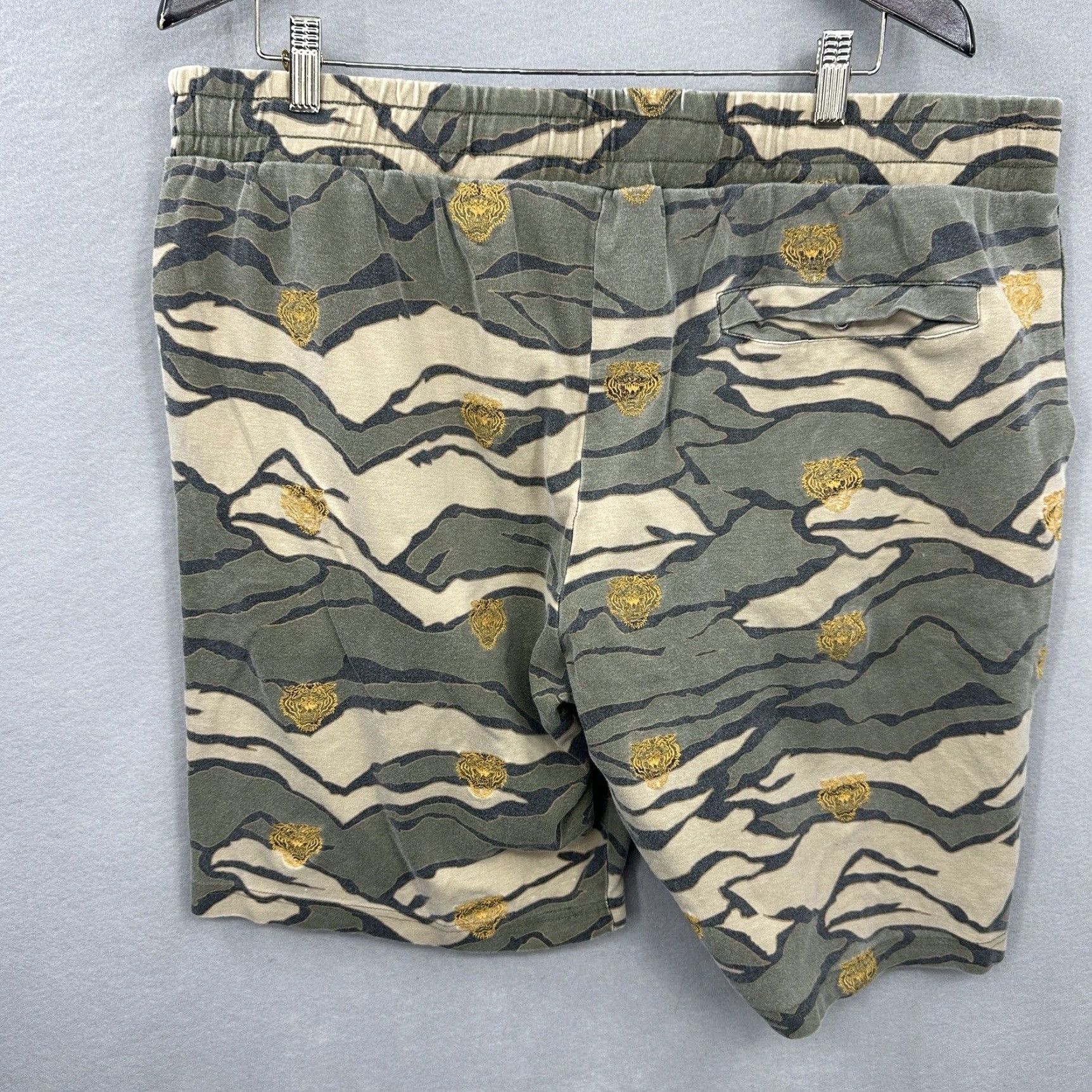 Sean John Sean John Shorts Mens XL Tiger Embroidered Pocket Cargo Hip Hop Beig e Casual Cotton Front Flat Pockets Drawstring 90s Vintage Mens Size US 36 / EU 52 - 4 Thumbnail