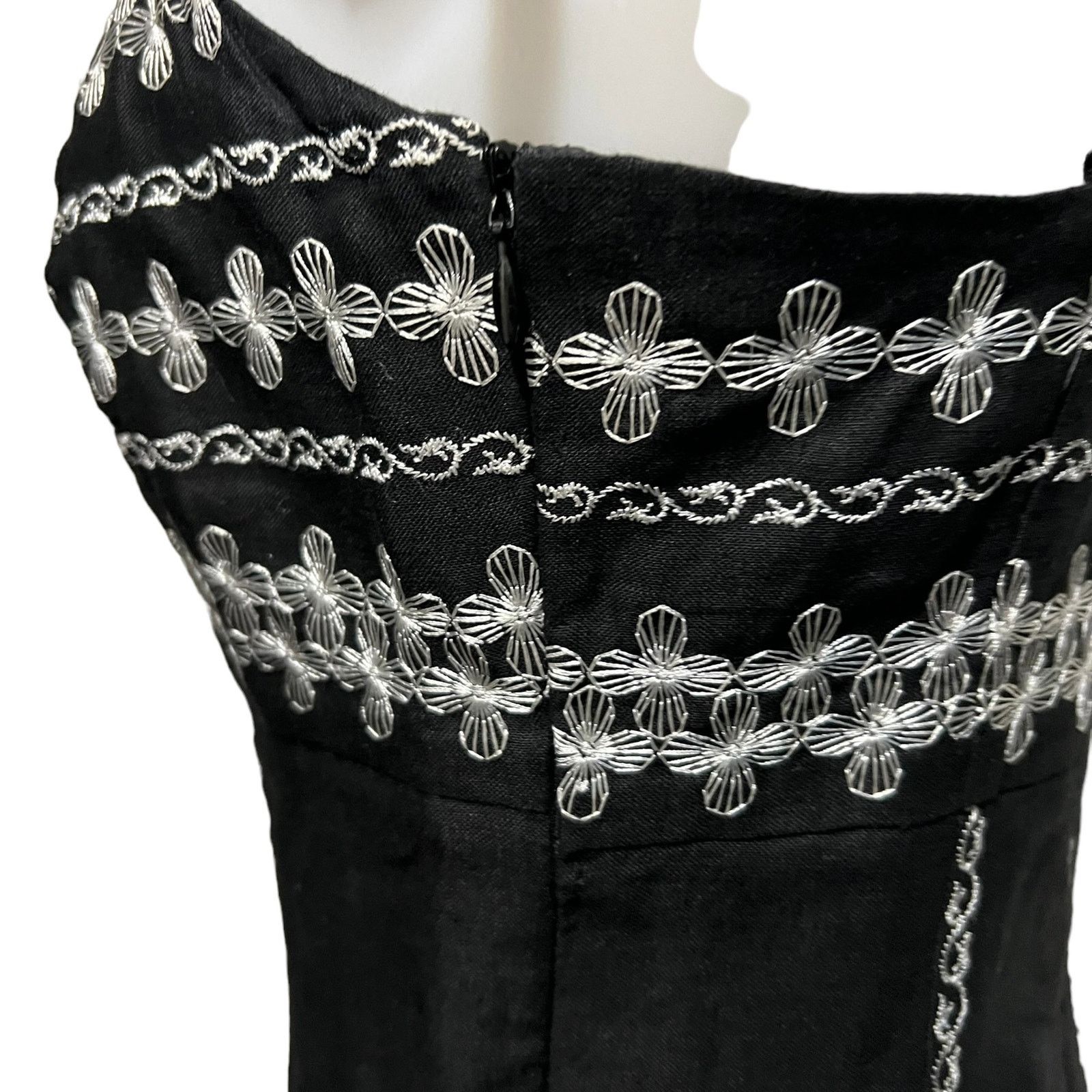 Ann Taylor Ann Taylor Black Embroidered Linen Dress Spaghetti Straps 4 Size S / US 4 / IT 40 - 5 Thumbnail