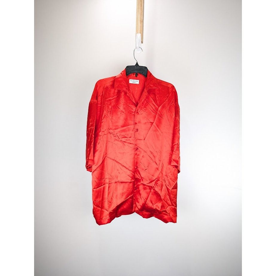 Balenciaga o1rshd1 Short Sleeve Shirt in Red Size US M / EU 48-50 / 2 - 1 Thumbnail
