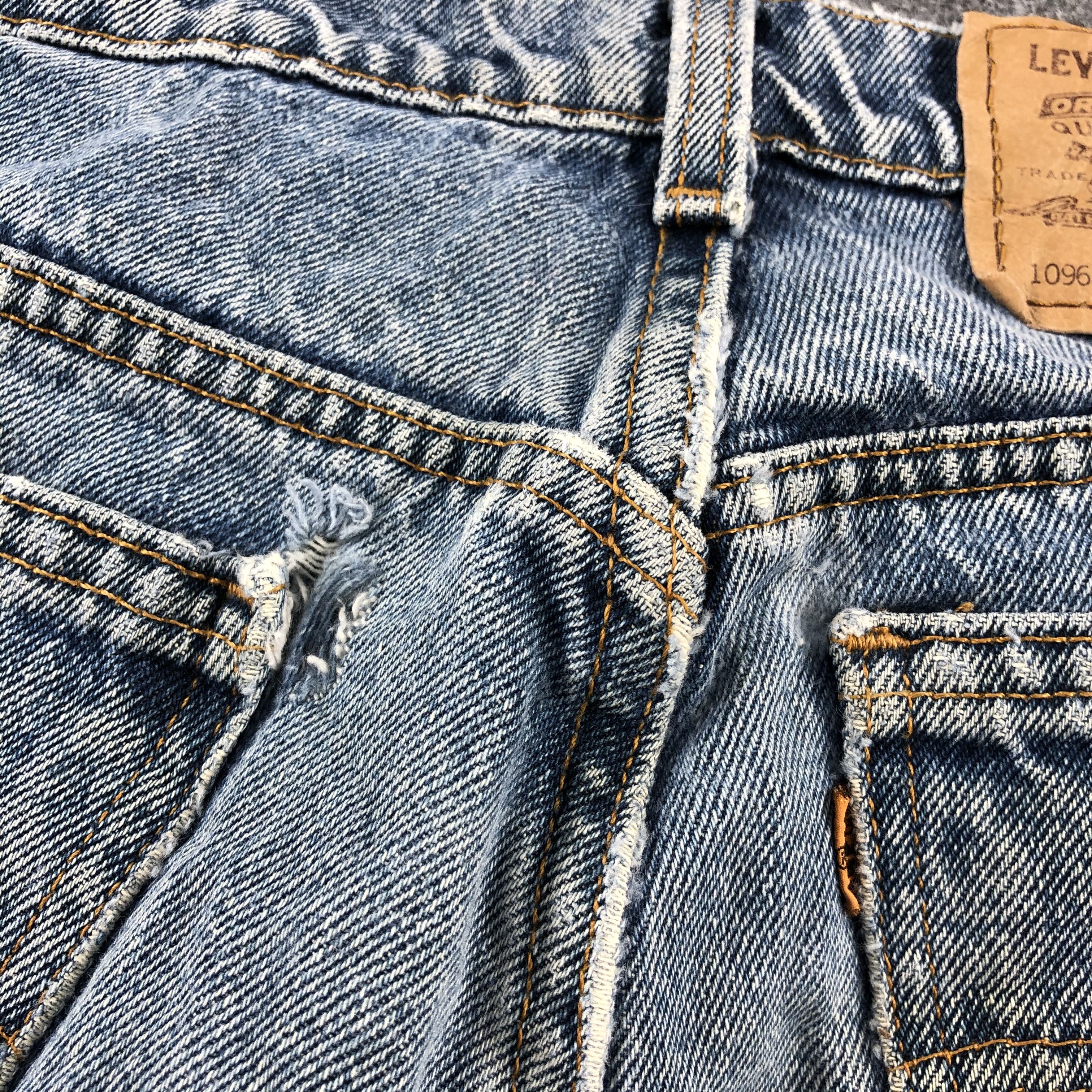 Levi's 90s Vintage Blue Wash Levis 505 Jeans-J2411 Size US 30 / EU 46 - 10 Thumbnail