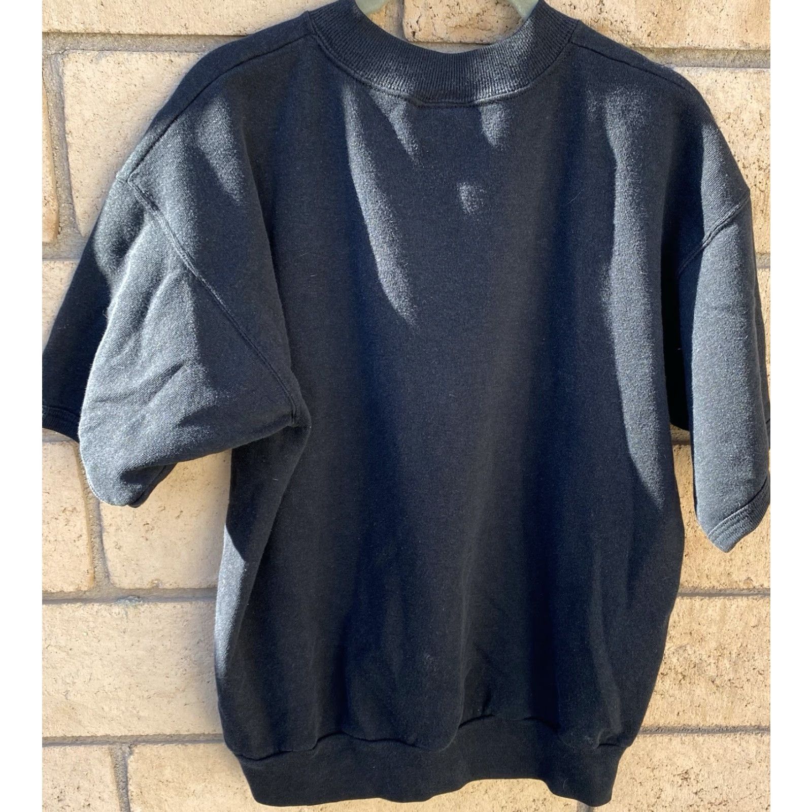 Vintage VINTAGE Honors Short Sleeve Sweatshirt Mens L Black Fade Sports Pullover Sweatshirt 90s or 00s Size US L / EU 52-54 / 3 - 4 Thumbnail