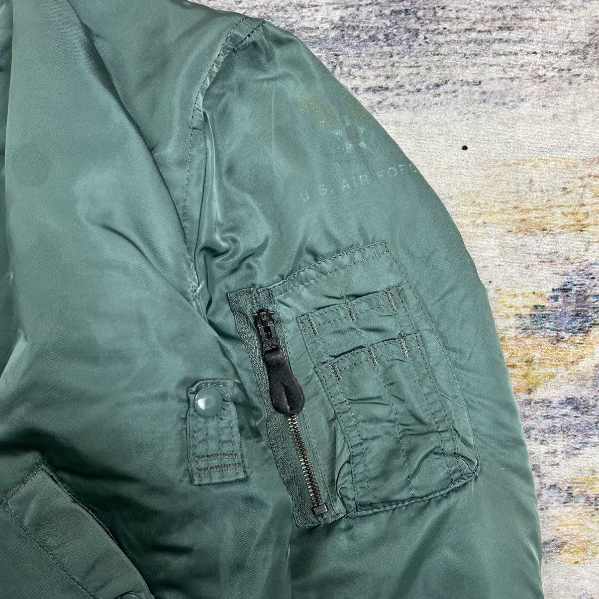 Alpha Industries Vintage 90s Alpha industries Ma-1 bomber jacket Size US L / EU 52-54 / 3 - 5 Thumbnail