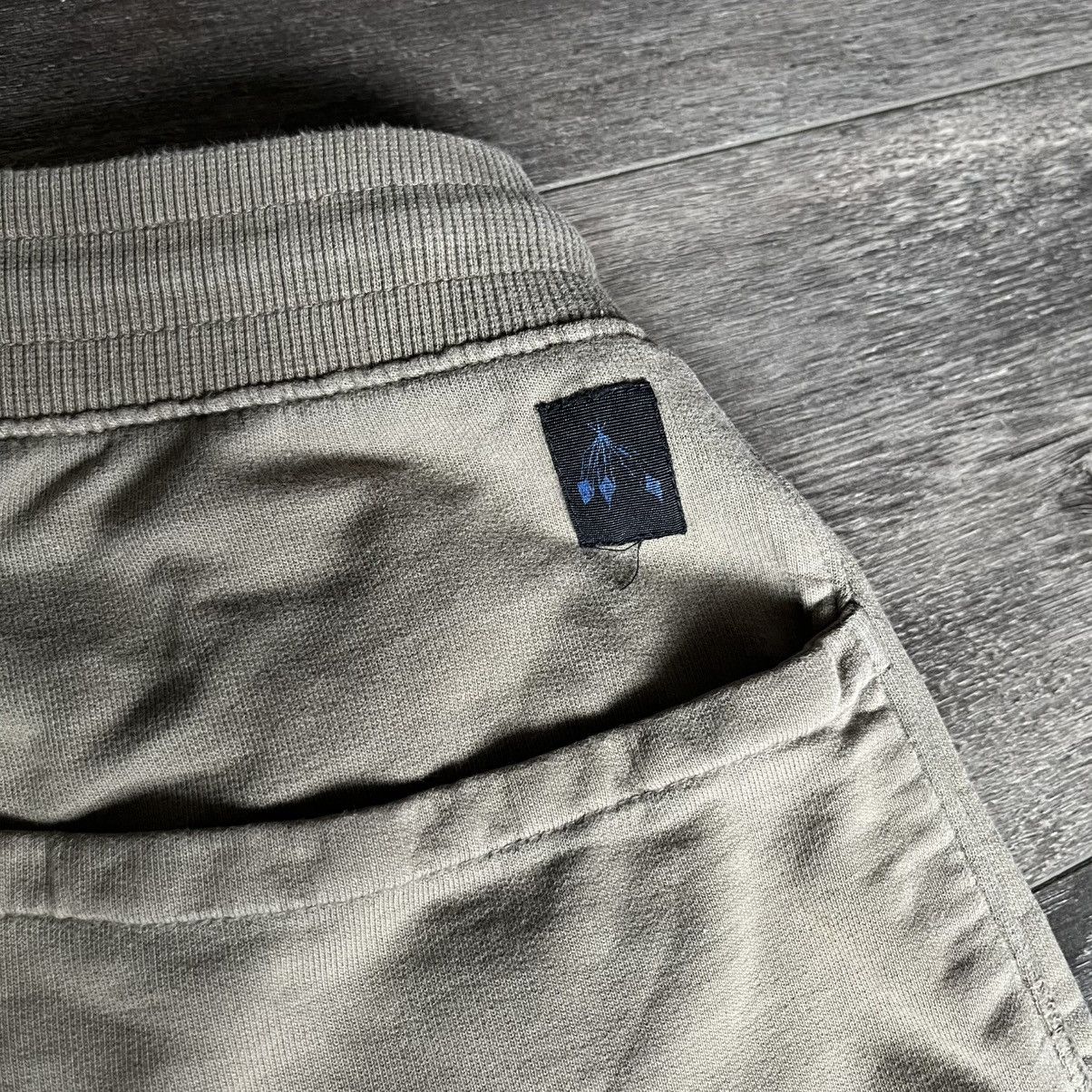 Urban Outfitters × Vintage Vintage Style Urban Outfitters Low Drop Crotch Sweatshorts Size US 32 / EU 48 - 8 Thumbnail