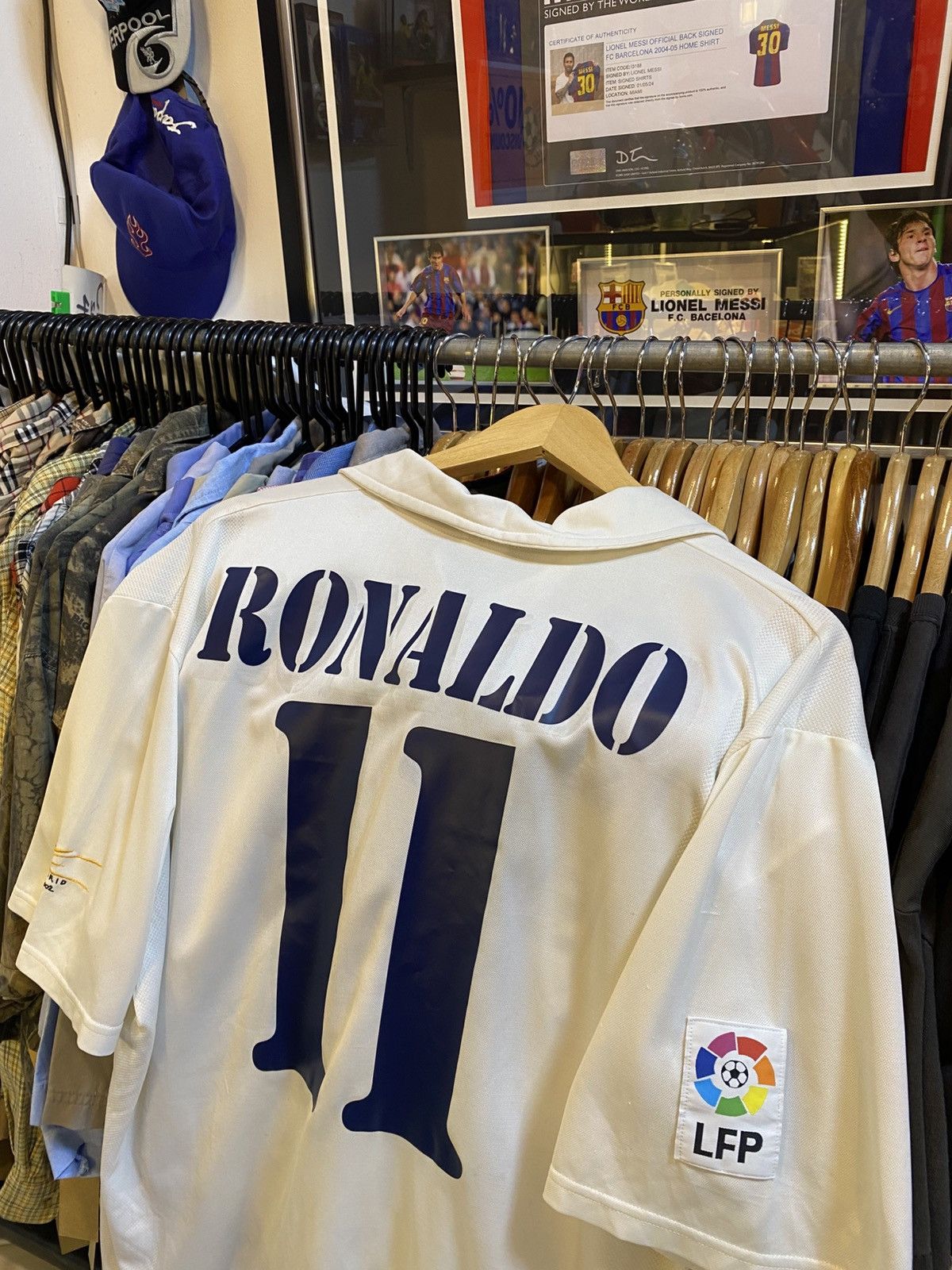 Adidas Vintage Y2K Real Madrid CF Home Kit RONALDO 11 Size US XL / EU 56 / 4 - 2 Thumbnail