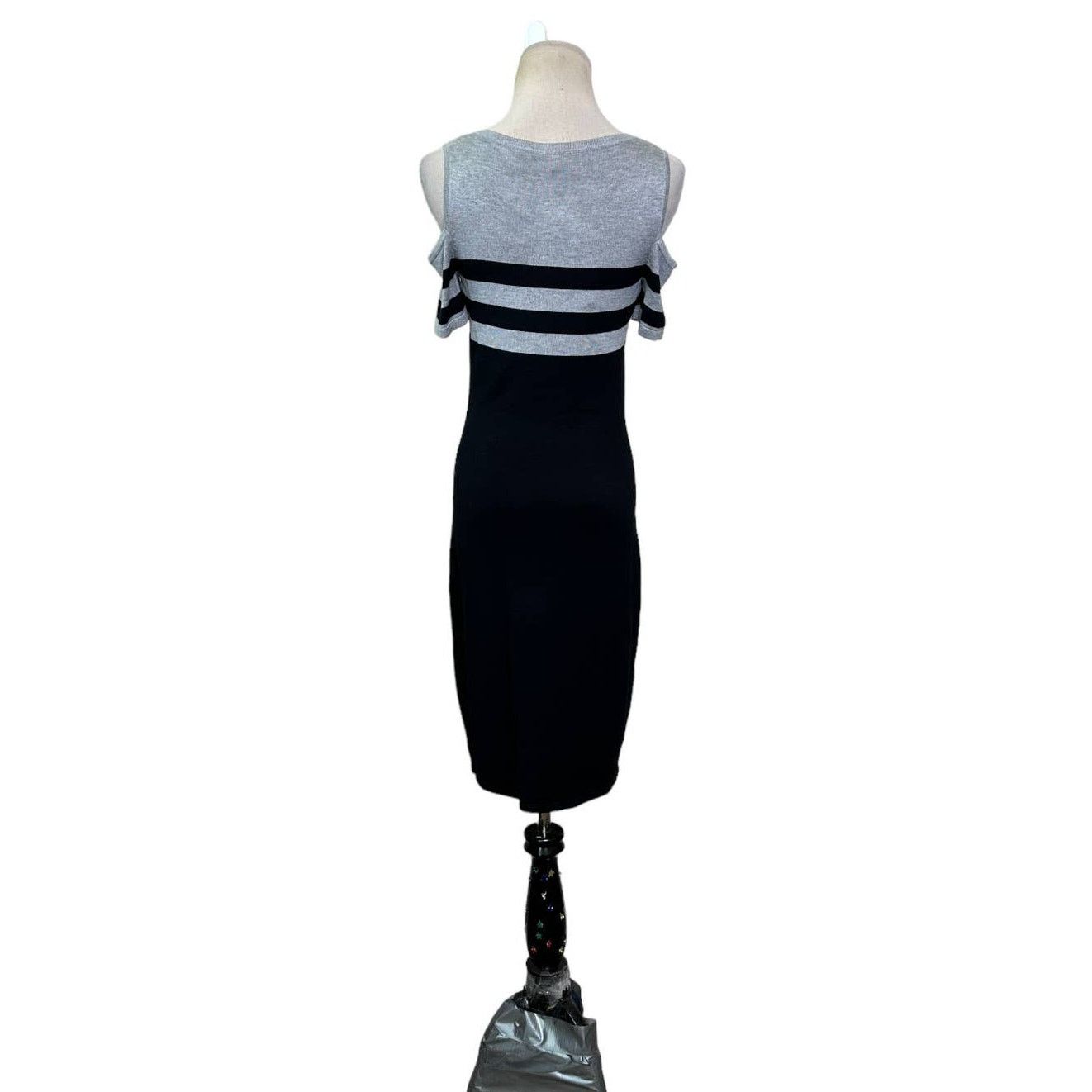Marc by Marc Jacobs Carmen Marc Valvo knit cold shoulder knit dress size XS Size XS / US 0-2 / IT 36-38 - 7 Thumbnail