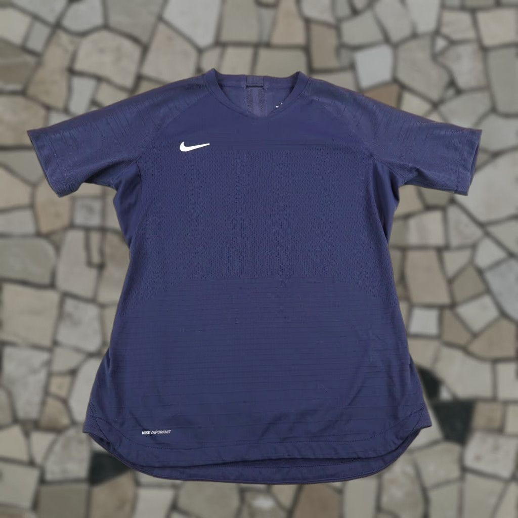 Nike Nike Shirt Mens Small Blue Vaporknit II Soccer Jersey V Neck Athletic Running Size S / US 4 / IT 40 - 1 Thumbnail