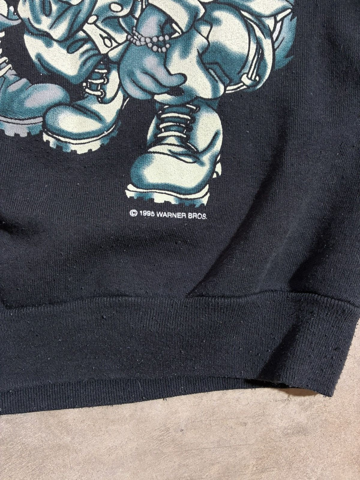Warner Bros Vintage 1995 Warner Bros Looney Tunes Peace sweatshirt S Size US S / EU 44-46 / 1 - 3 Thumbnail