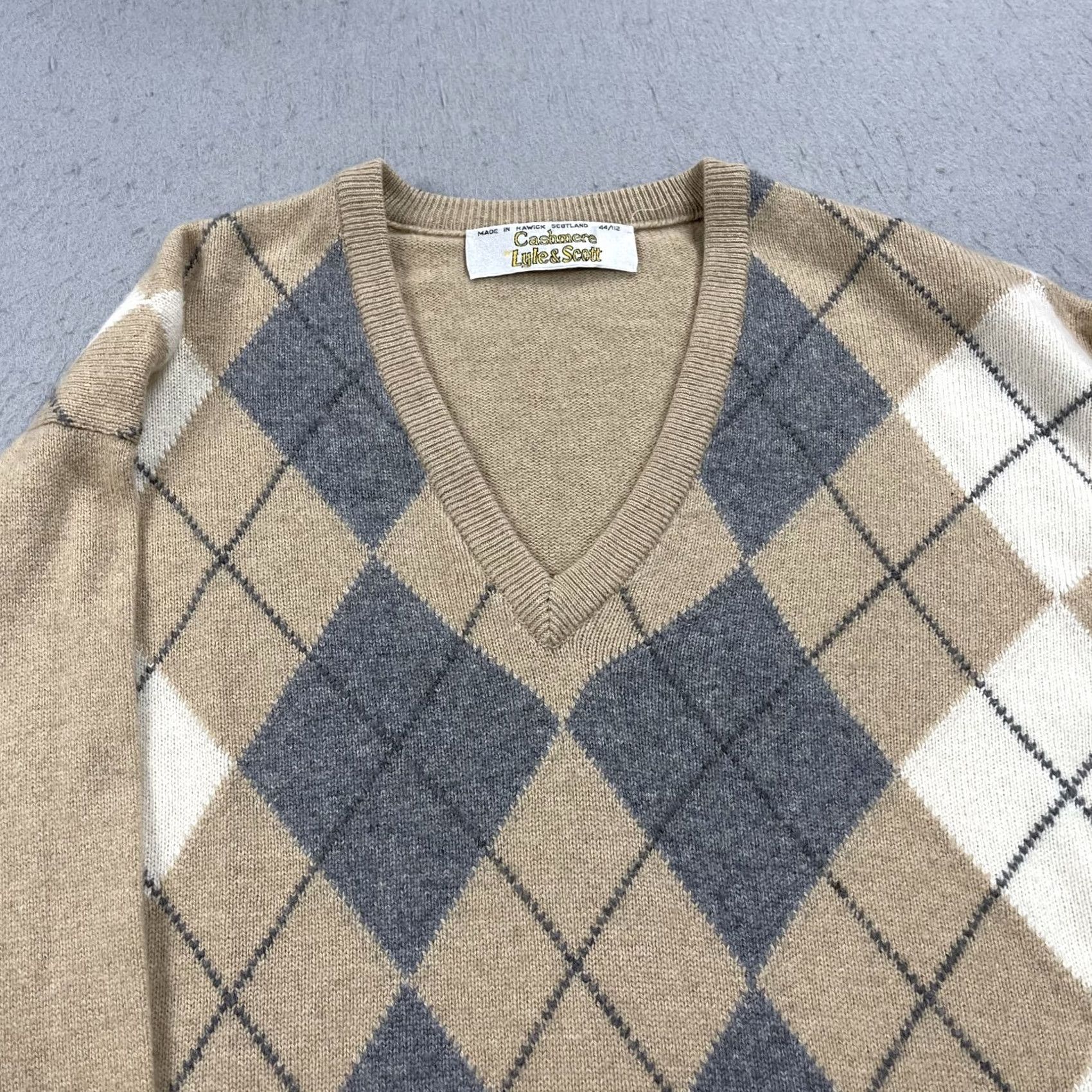 Lyle & Scott VINTAGE Lyle & Scott Sweater Mens 44 Large Brown 100% Cashmere Argyle V Neck Pullover Knit Shirt Size US L / EU 52-54 / 3 - 2 Thumbnail
